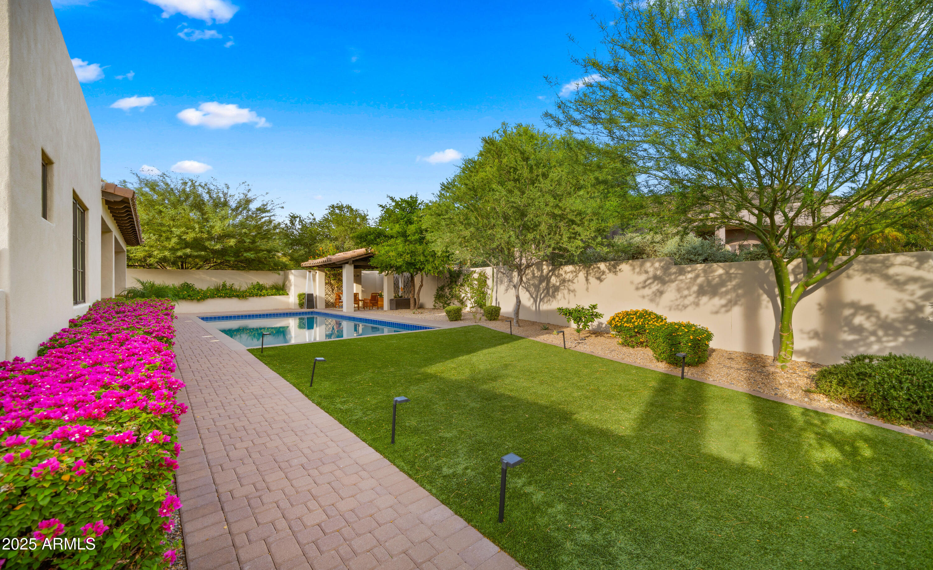 5815 E SENTINEL ROCK Road