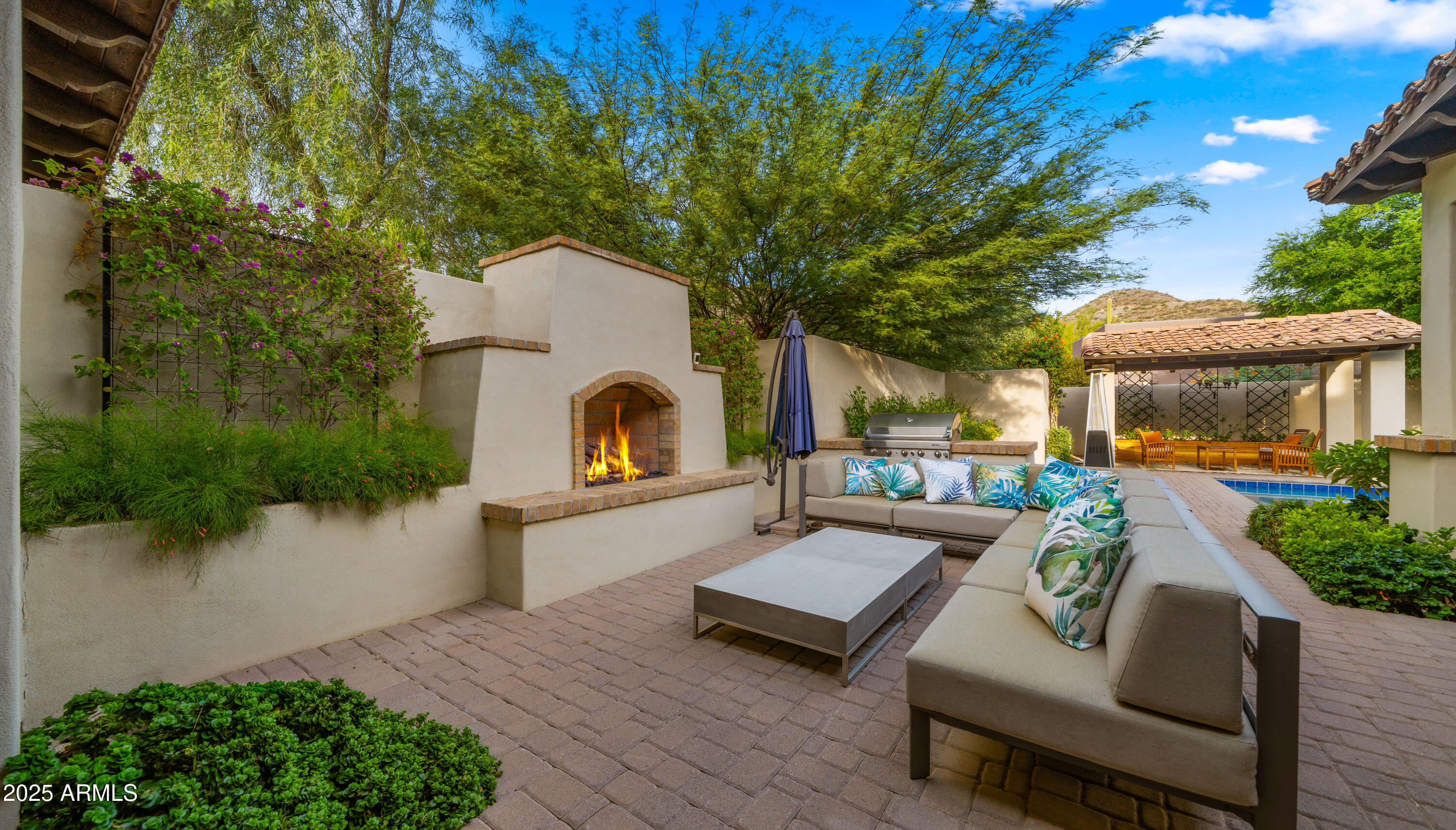 5815 E SENTINEL ROCK Road