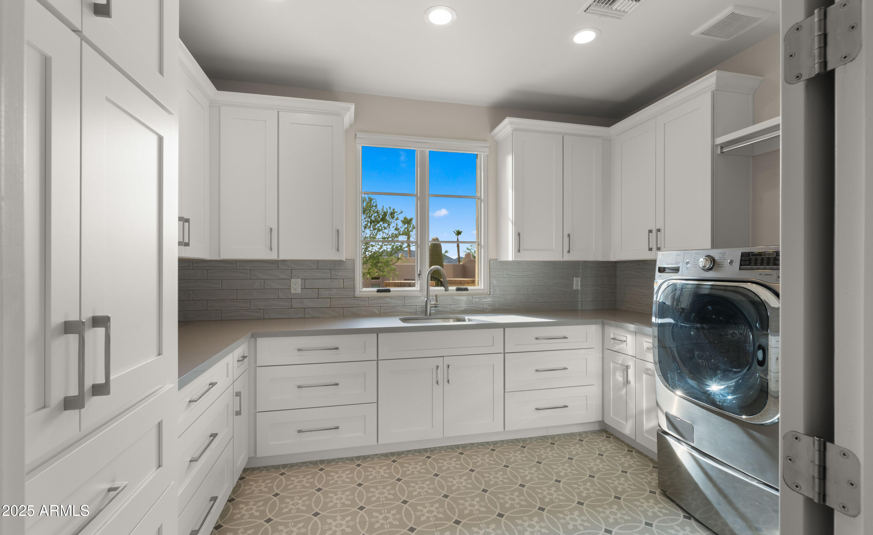 5815 E SENTINEL ROCK Road