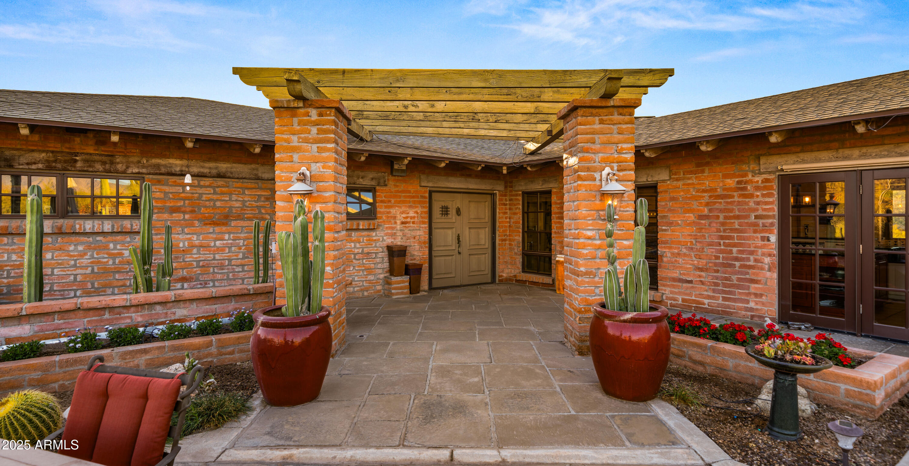 5480 E DESERT CREEK Lane