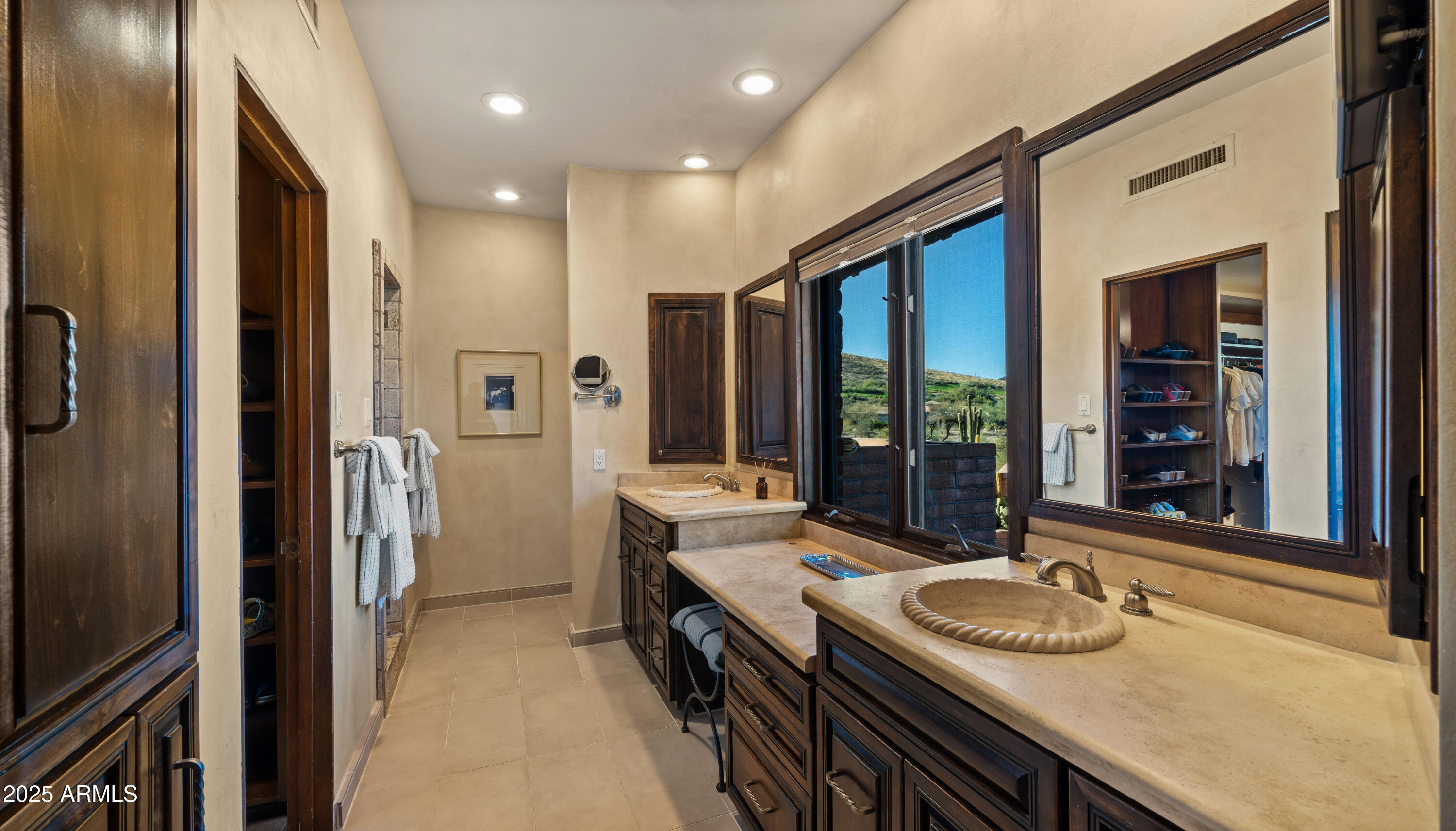 5480 E DESERT CREEK Lane