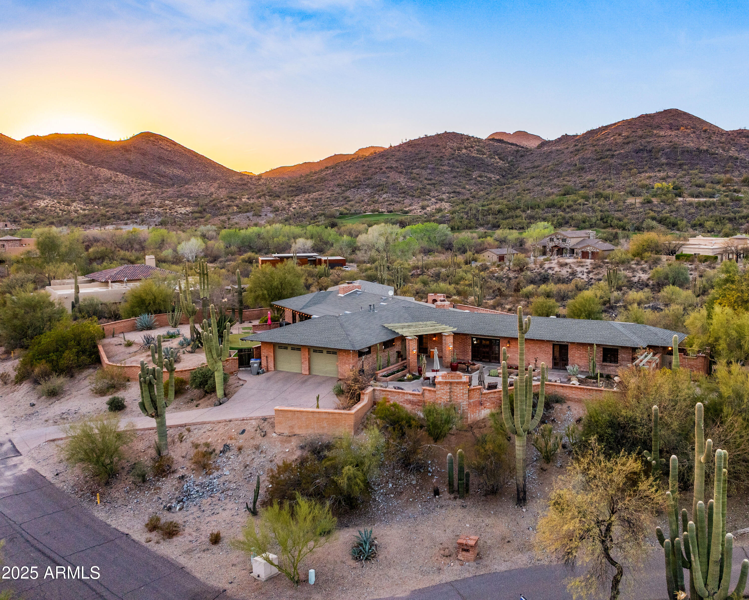 5480 E DESERT CREEK Lane