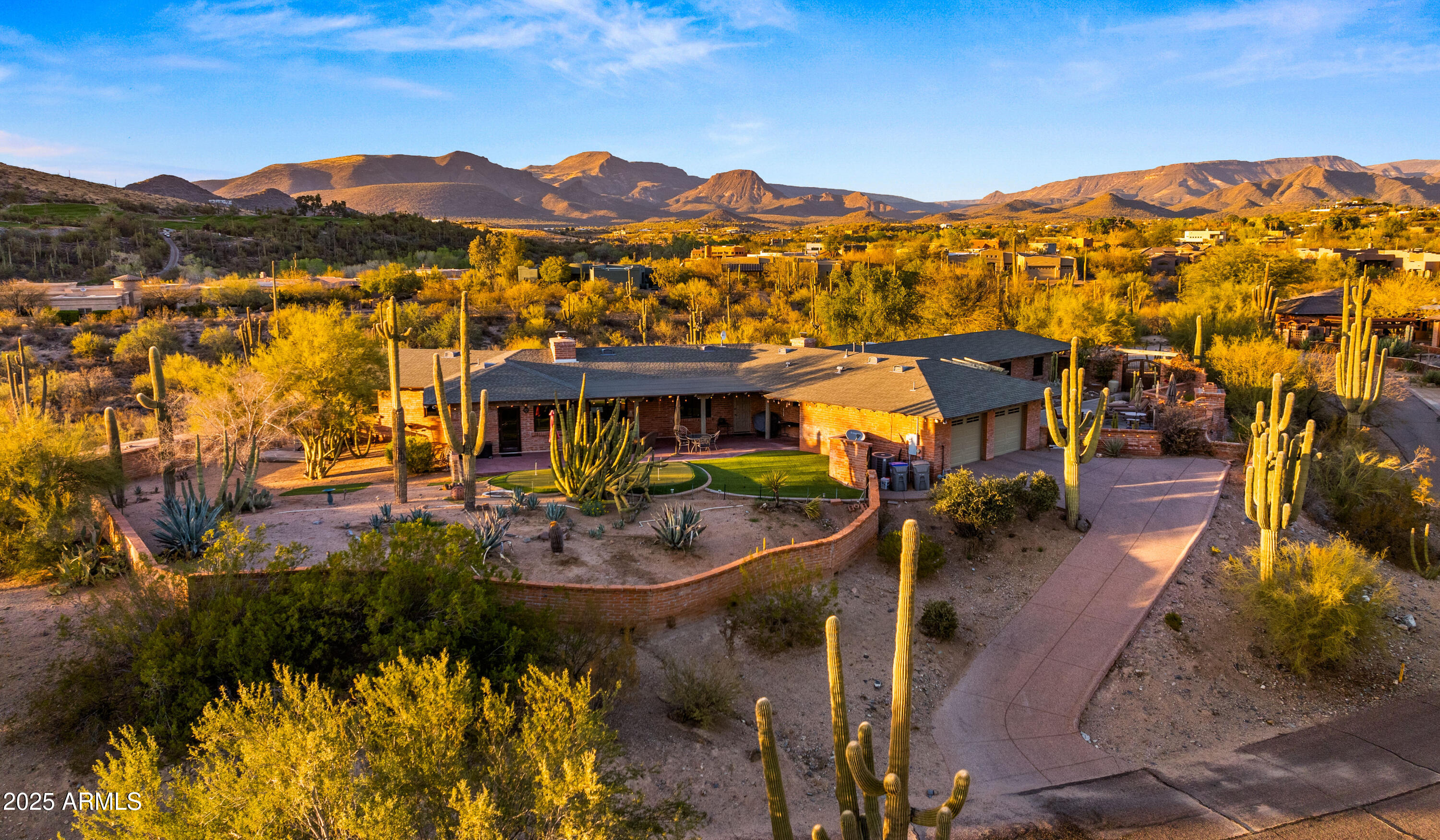 5480 E DESERT CREEK Lane