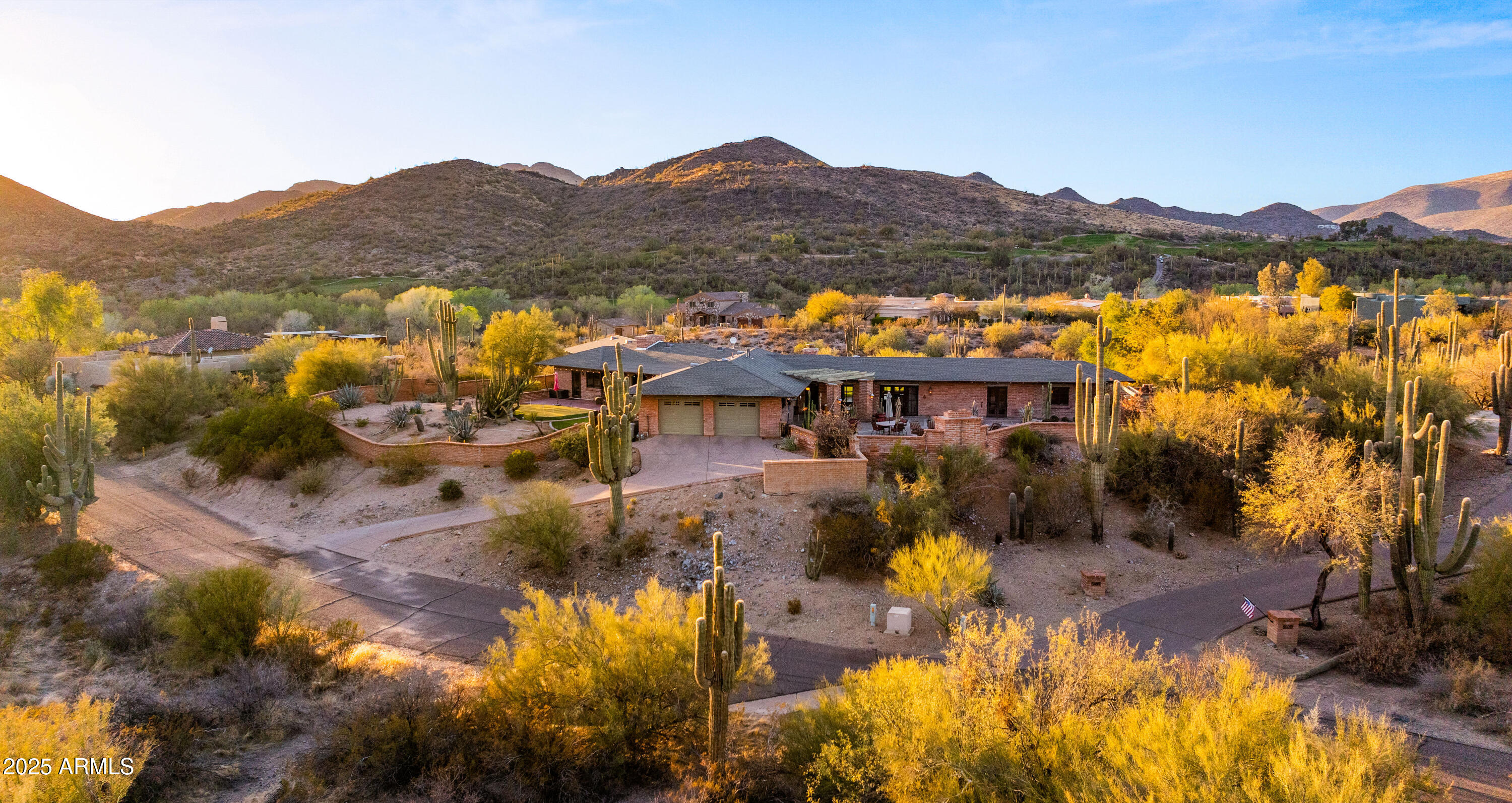 5480 E DESERT CREEK Lane