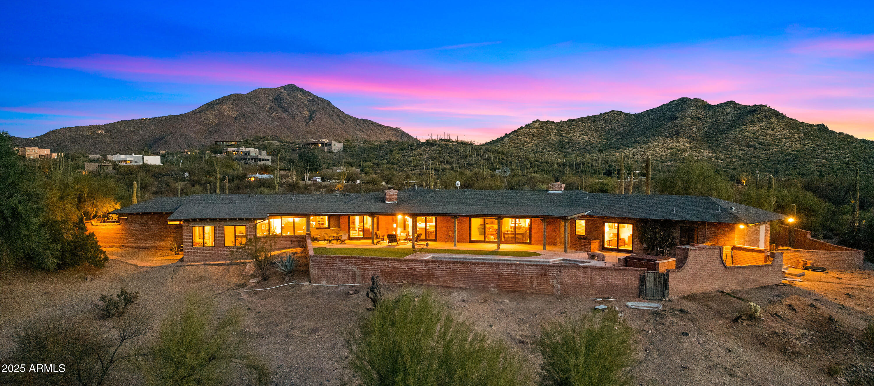 5480 E DESERT CREEK Lane