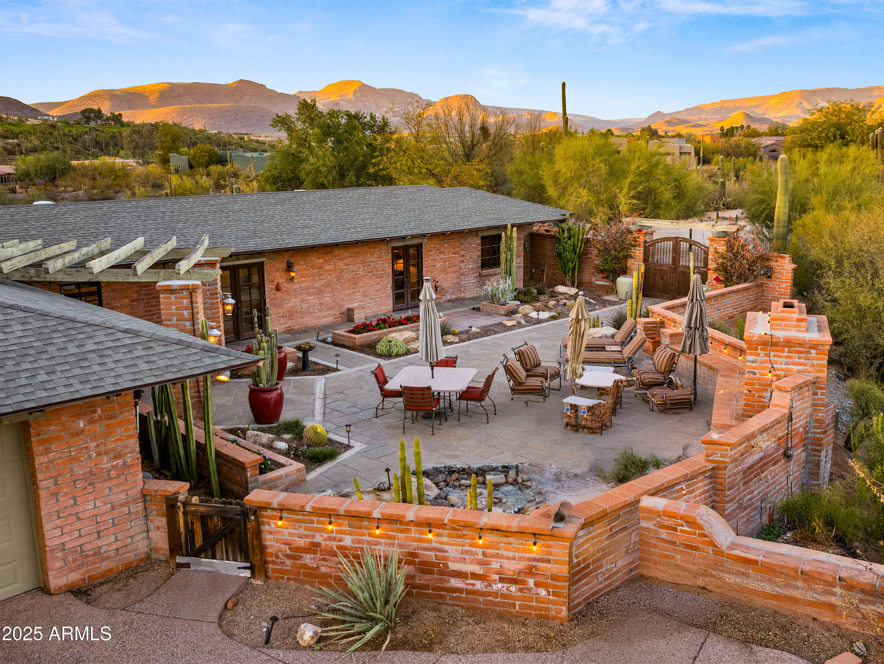 5480 E DESERT CREEK Lane