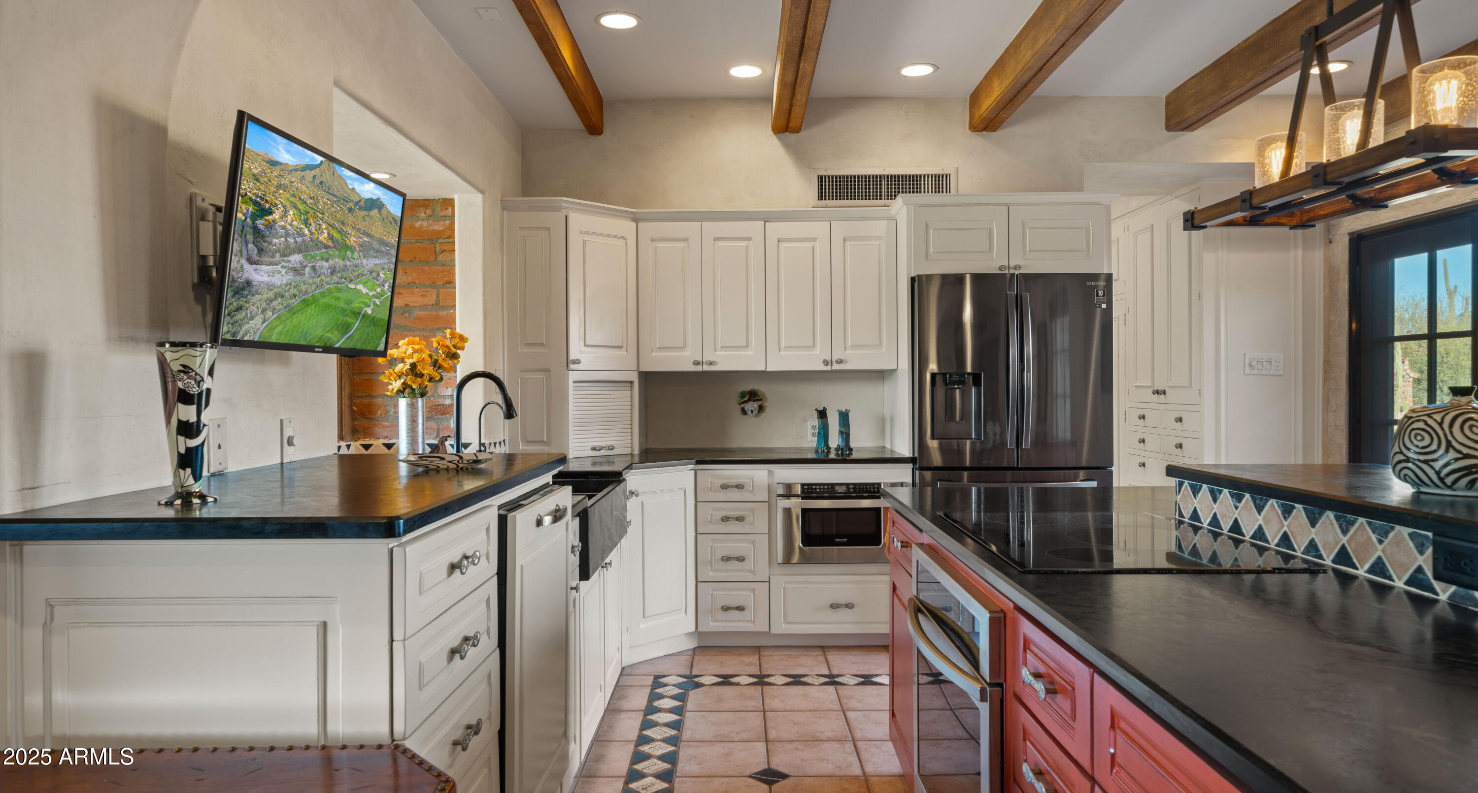 5480 E DESERT CREEK Lane