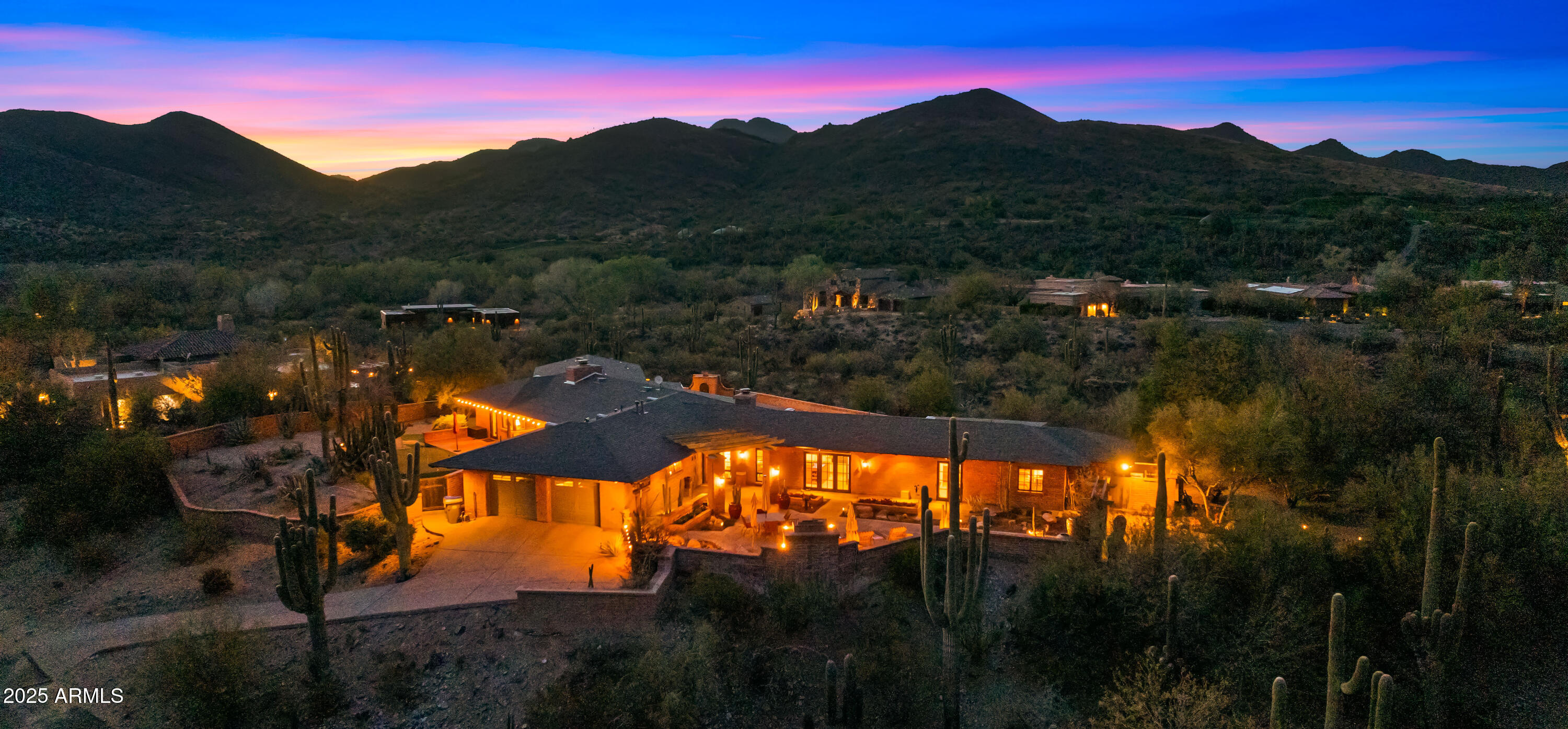 5480 E DESERT CREEK Lane