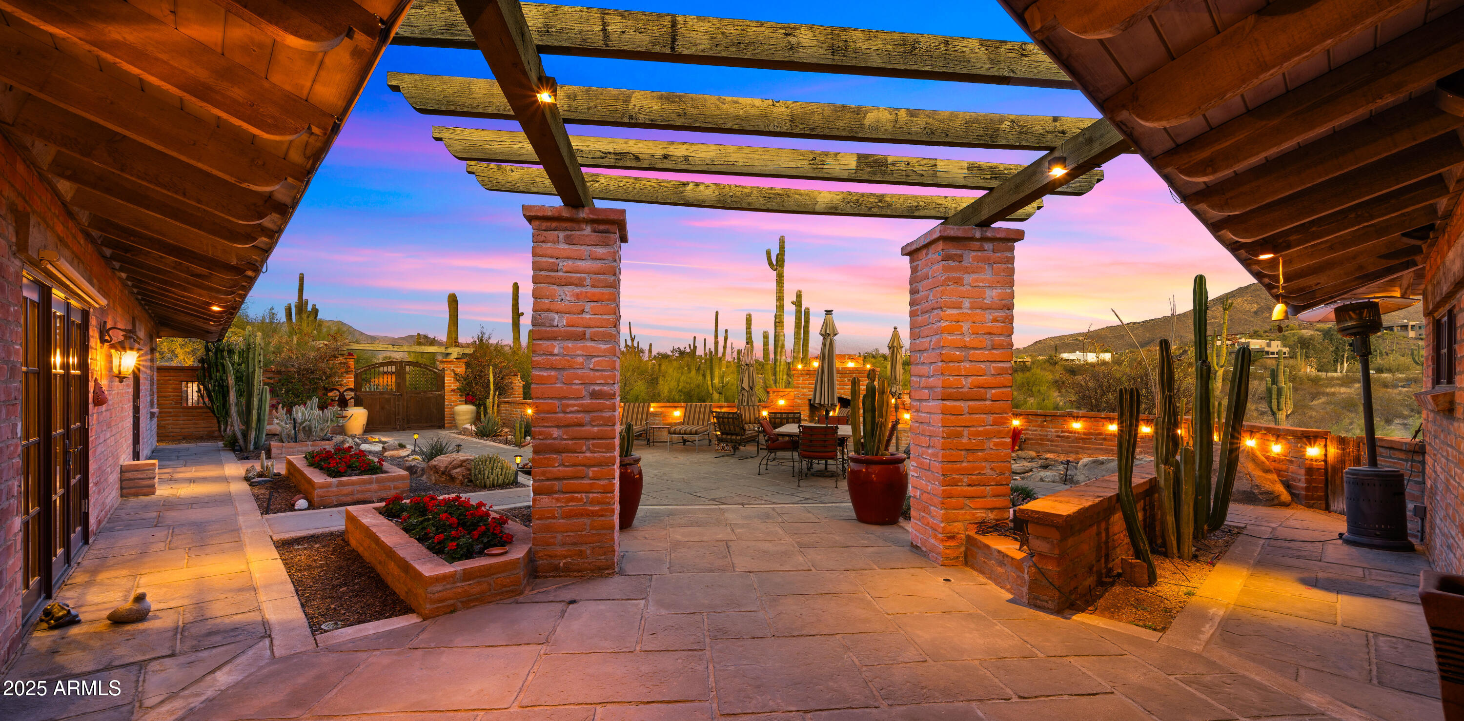 5480 E DESERT CREEK Lane