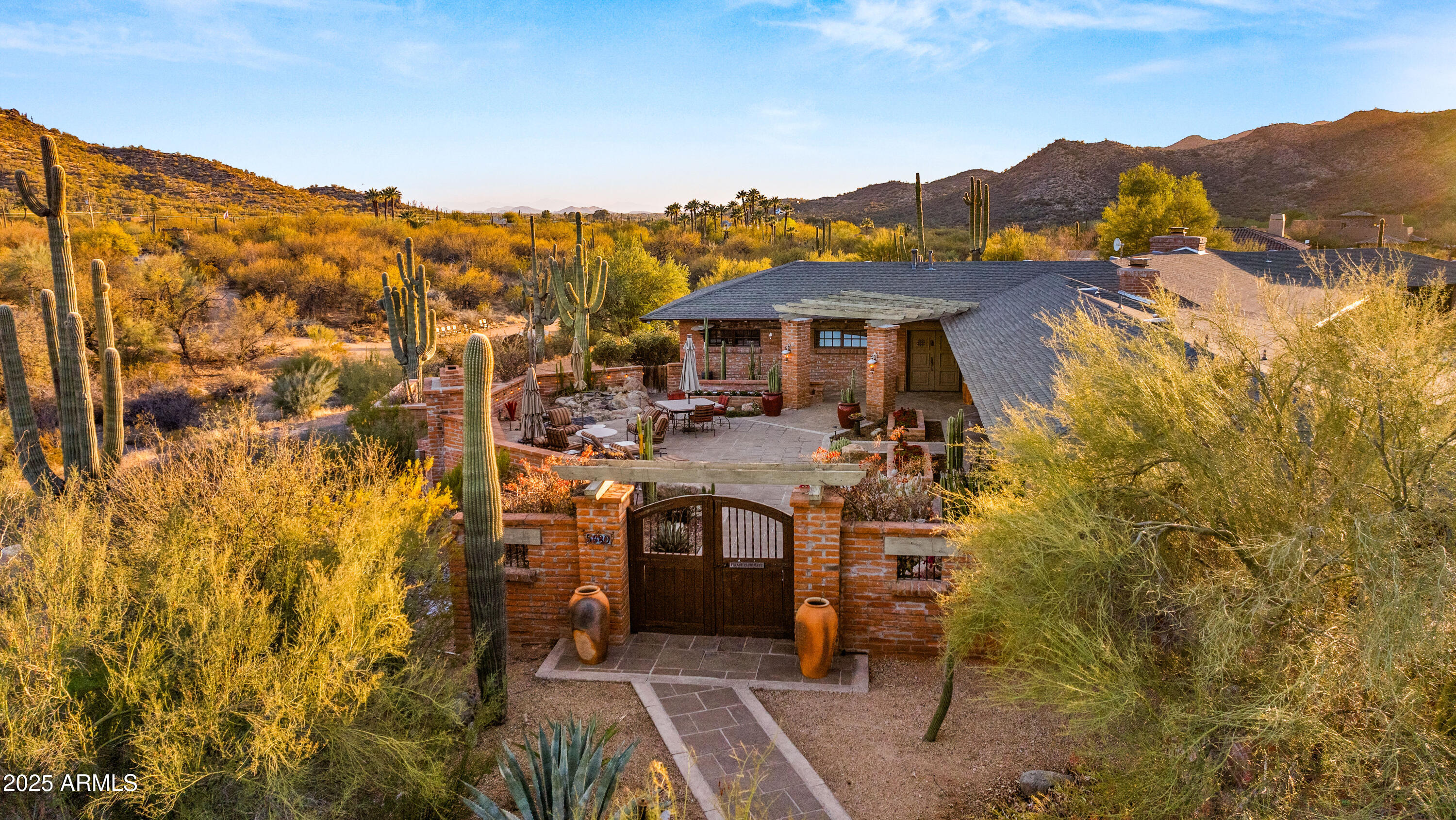 5480 E DESERT CREEK Lane