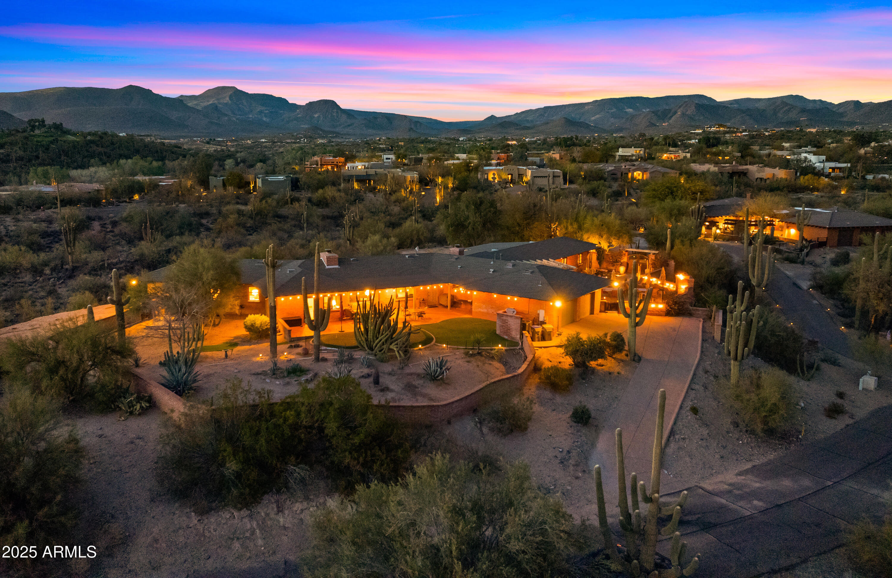 5480 E DESERT CREEK Lane