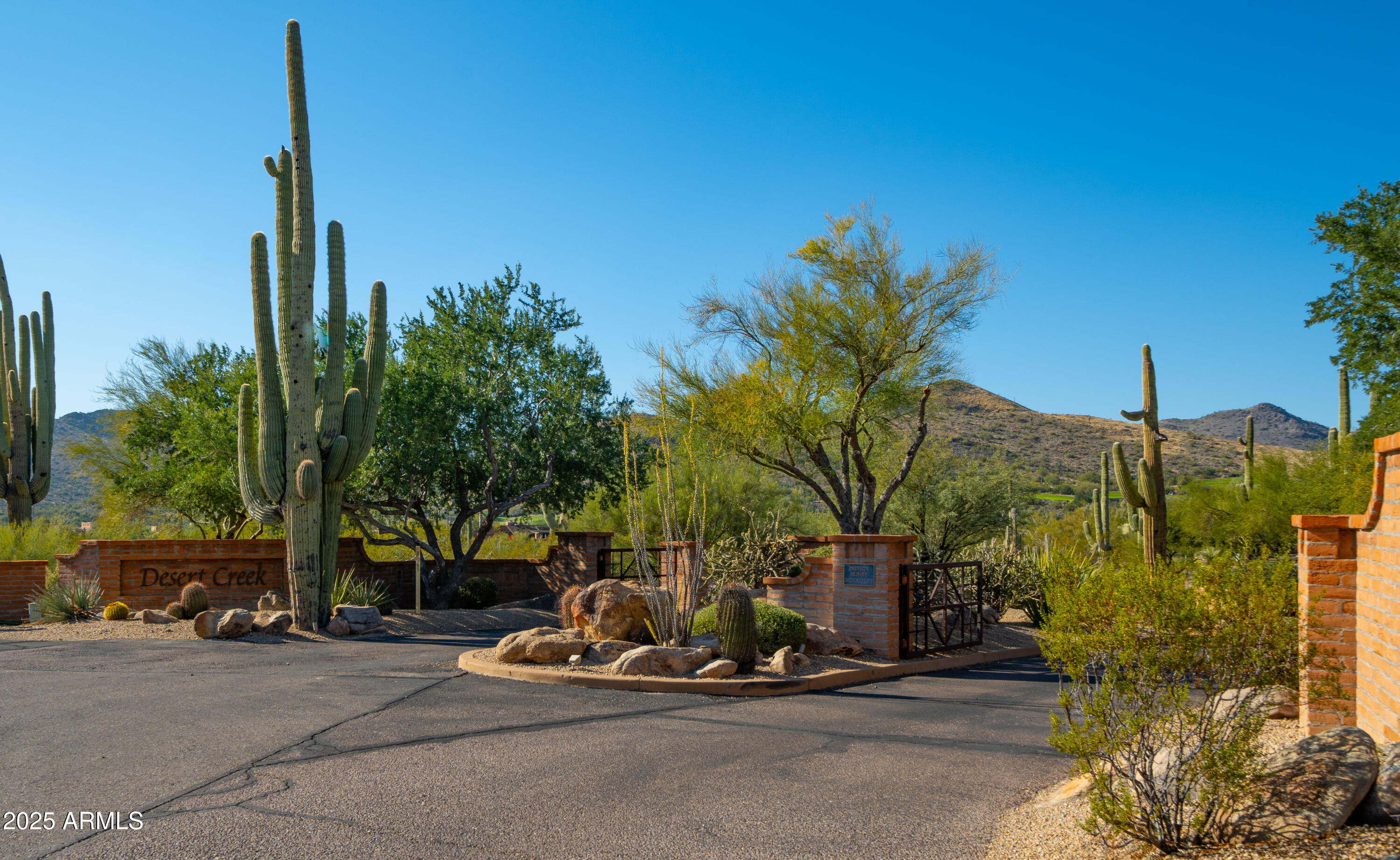 5480 E DESERT CREEK Lane