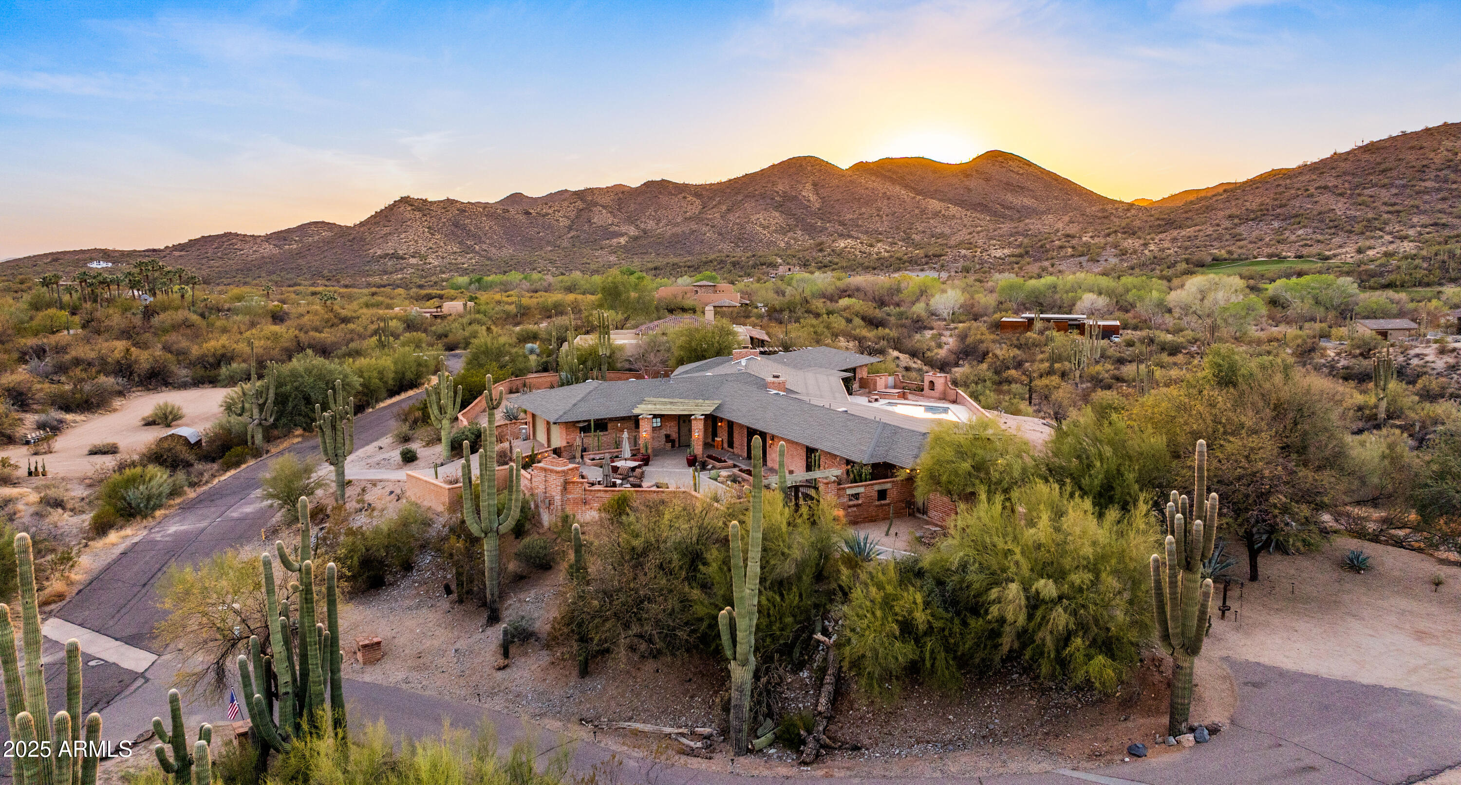 5480 E DESERT CREEK Lane