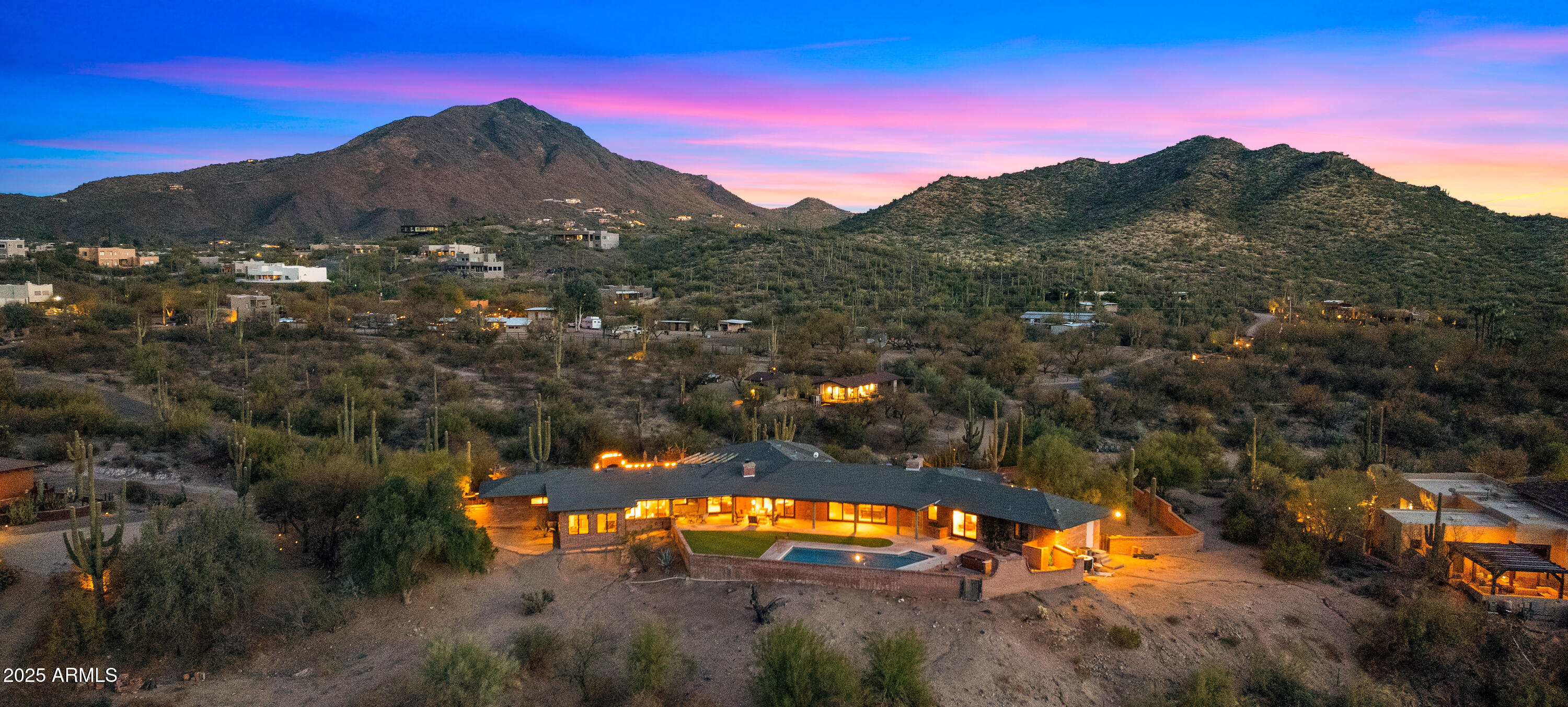 5480 E DESERT CREEK Lane