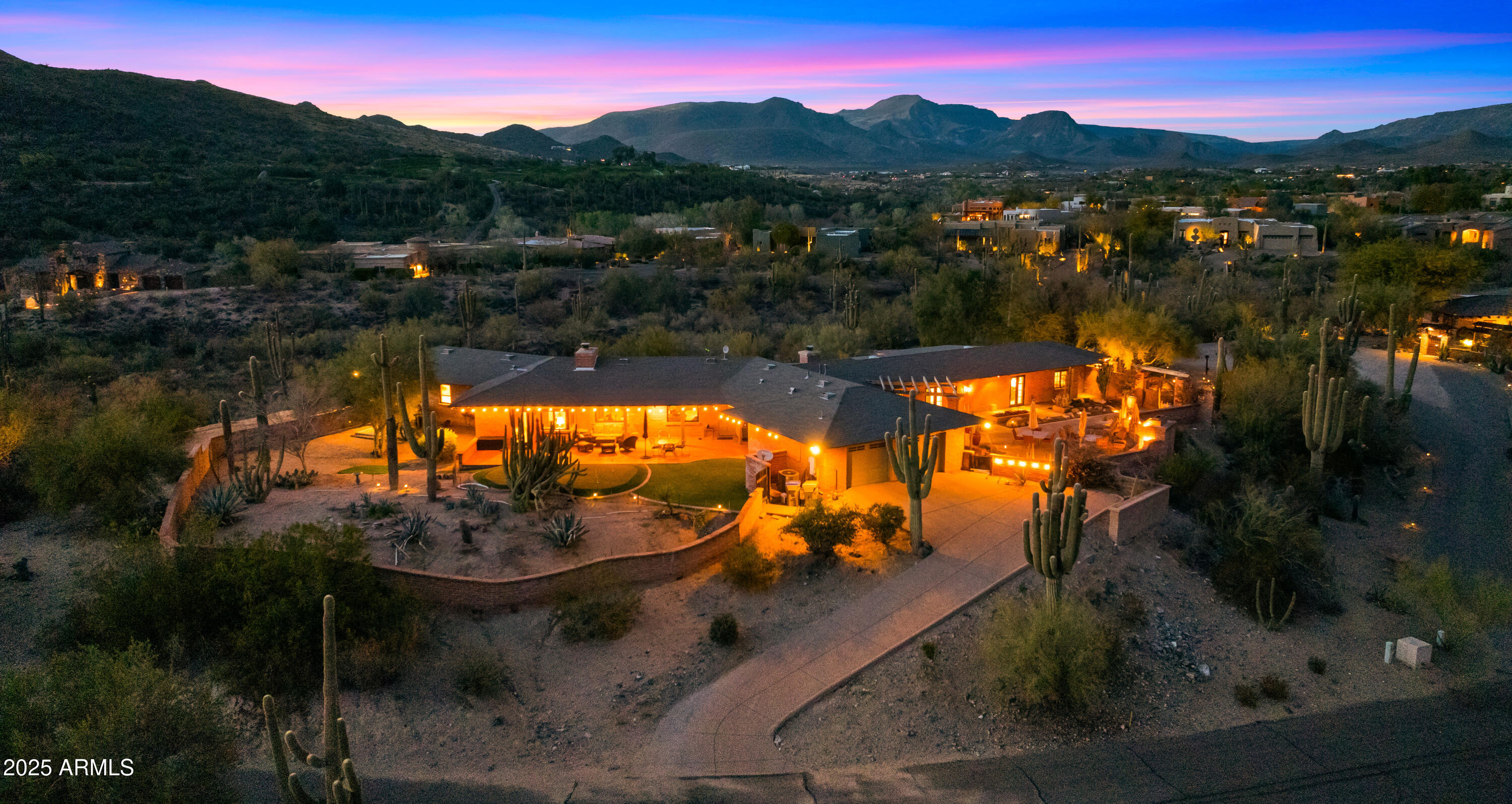 5480 E DESERT CREEK Lane