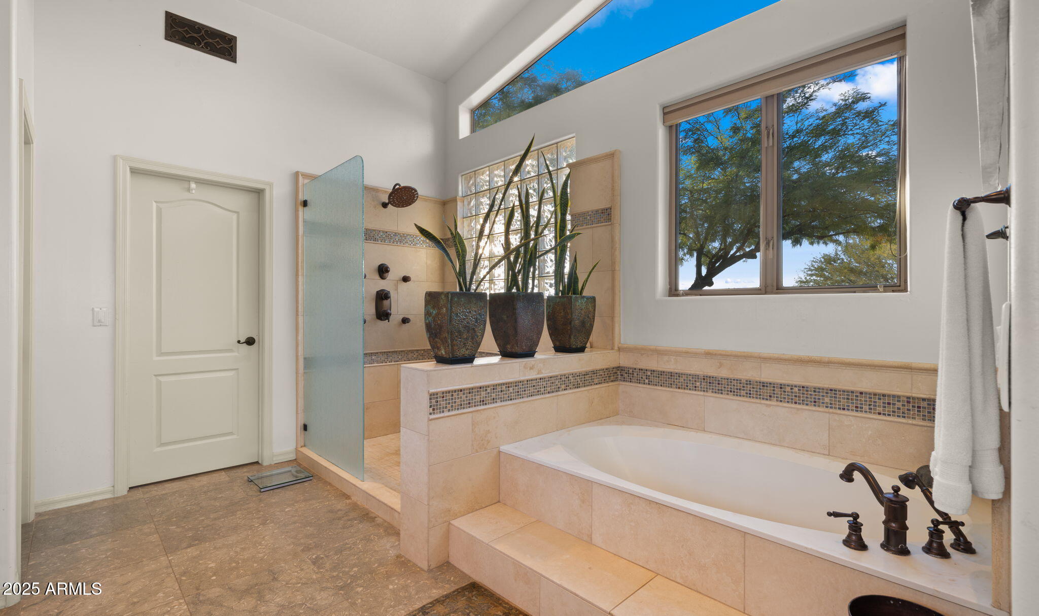 5910 E Cielo Run S S