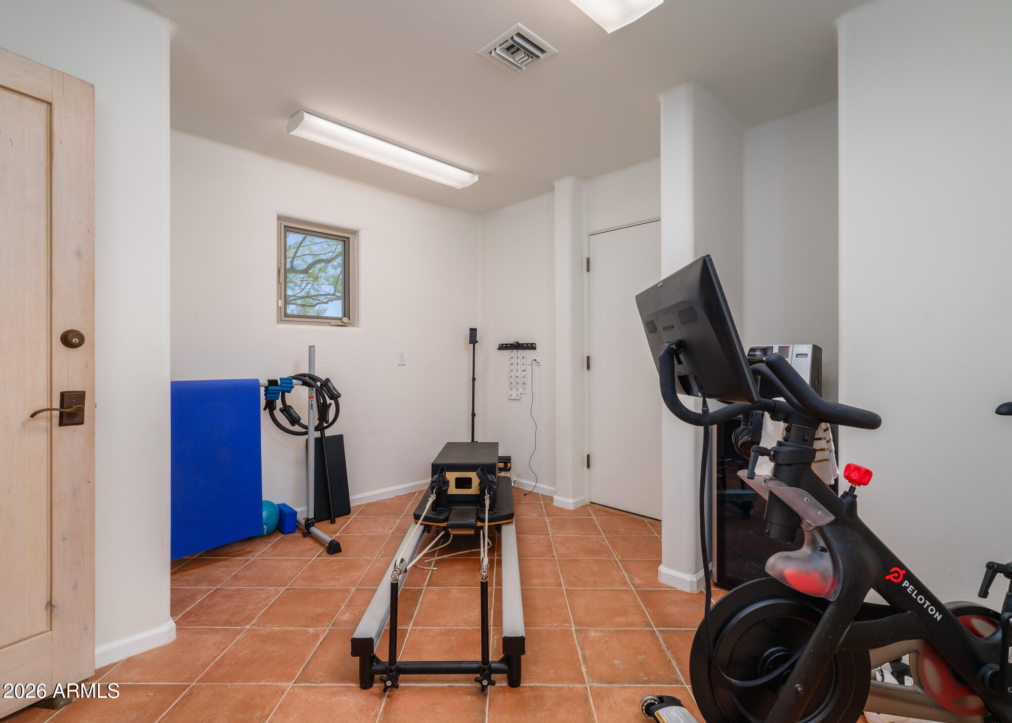 5943 E CAREFREE MOUNTAIN Drive