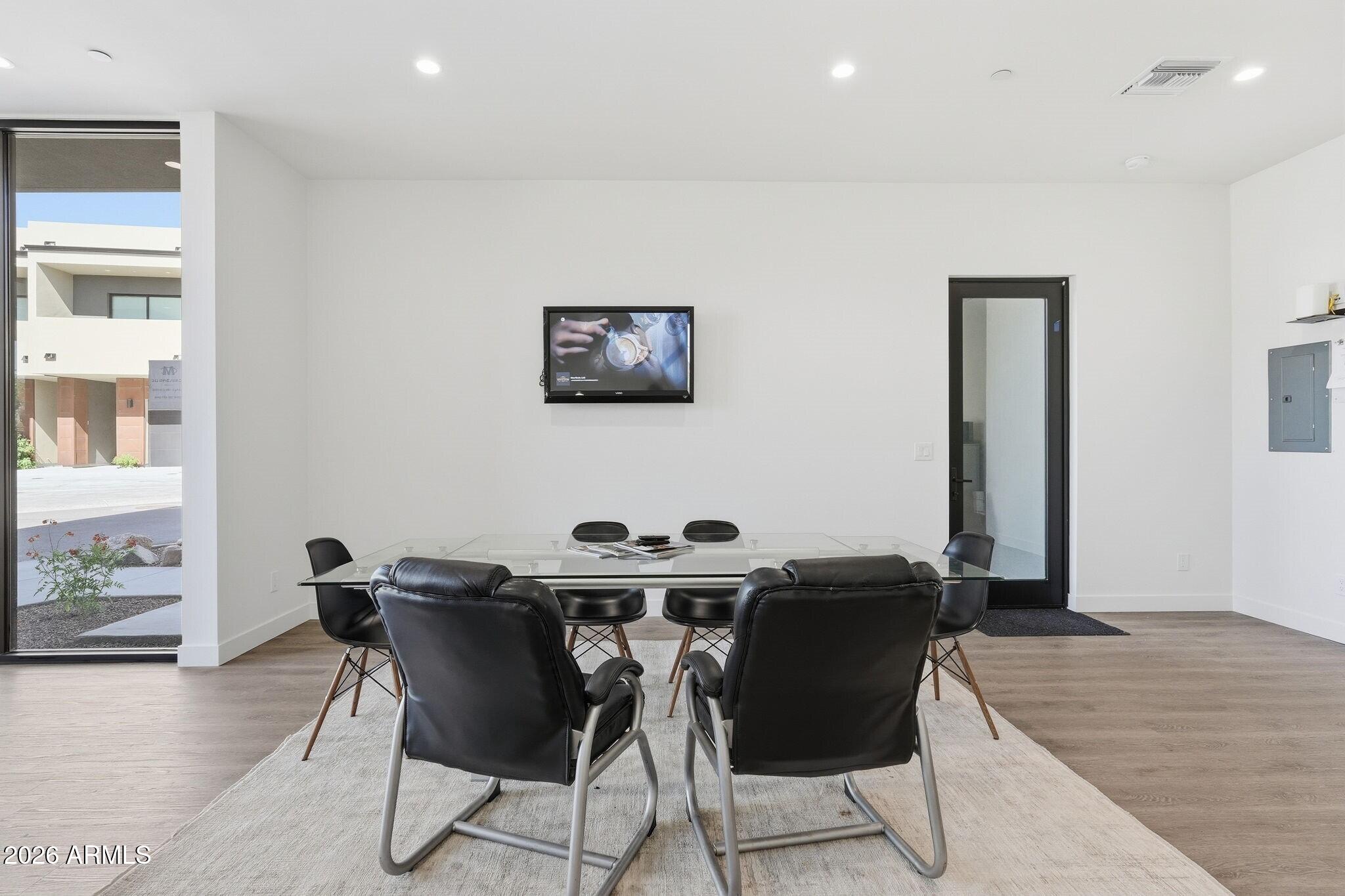 6525 E CAVE CREEK Road Unit: 105