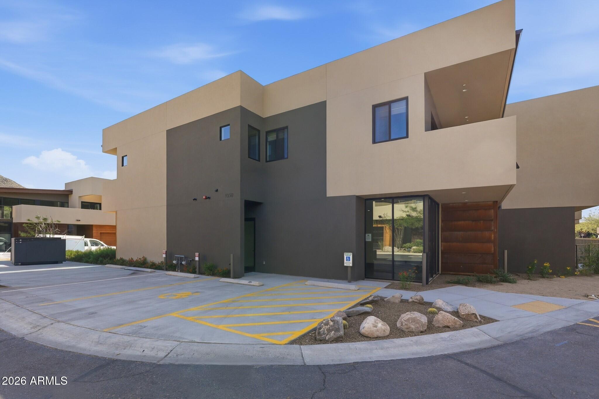 6525 E CAVE CREEK Road Unit: 105
