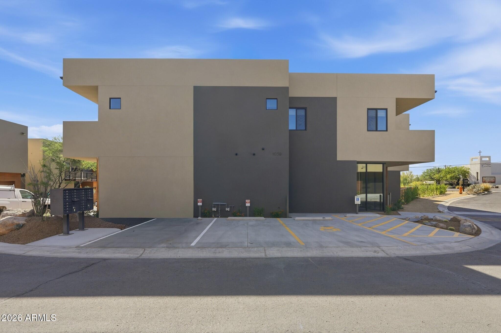 6525 E CAVE CREEK Road Unit: 105