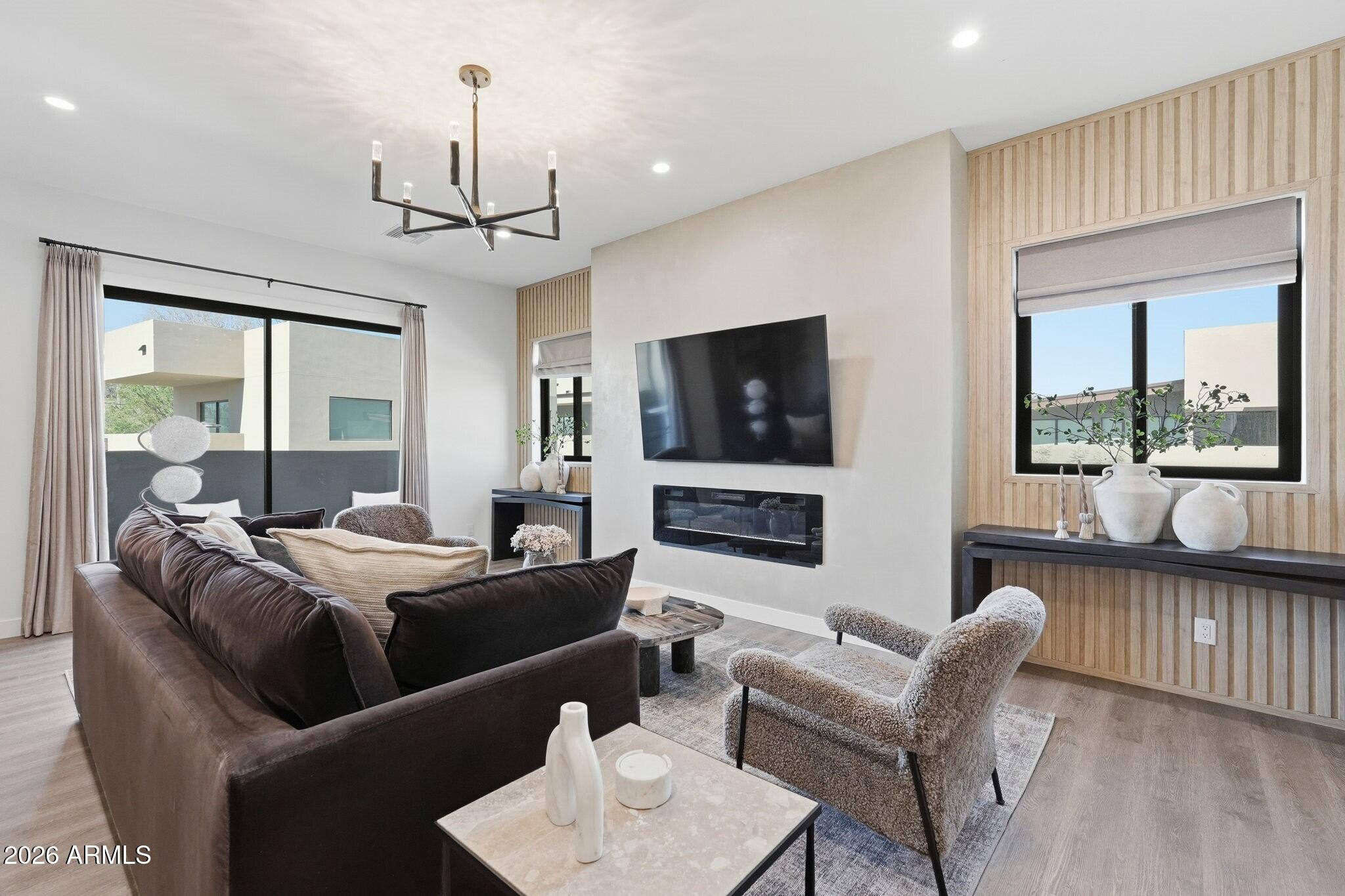 6525 E CAVE CREEK Road Unit: 105