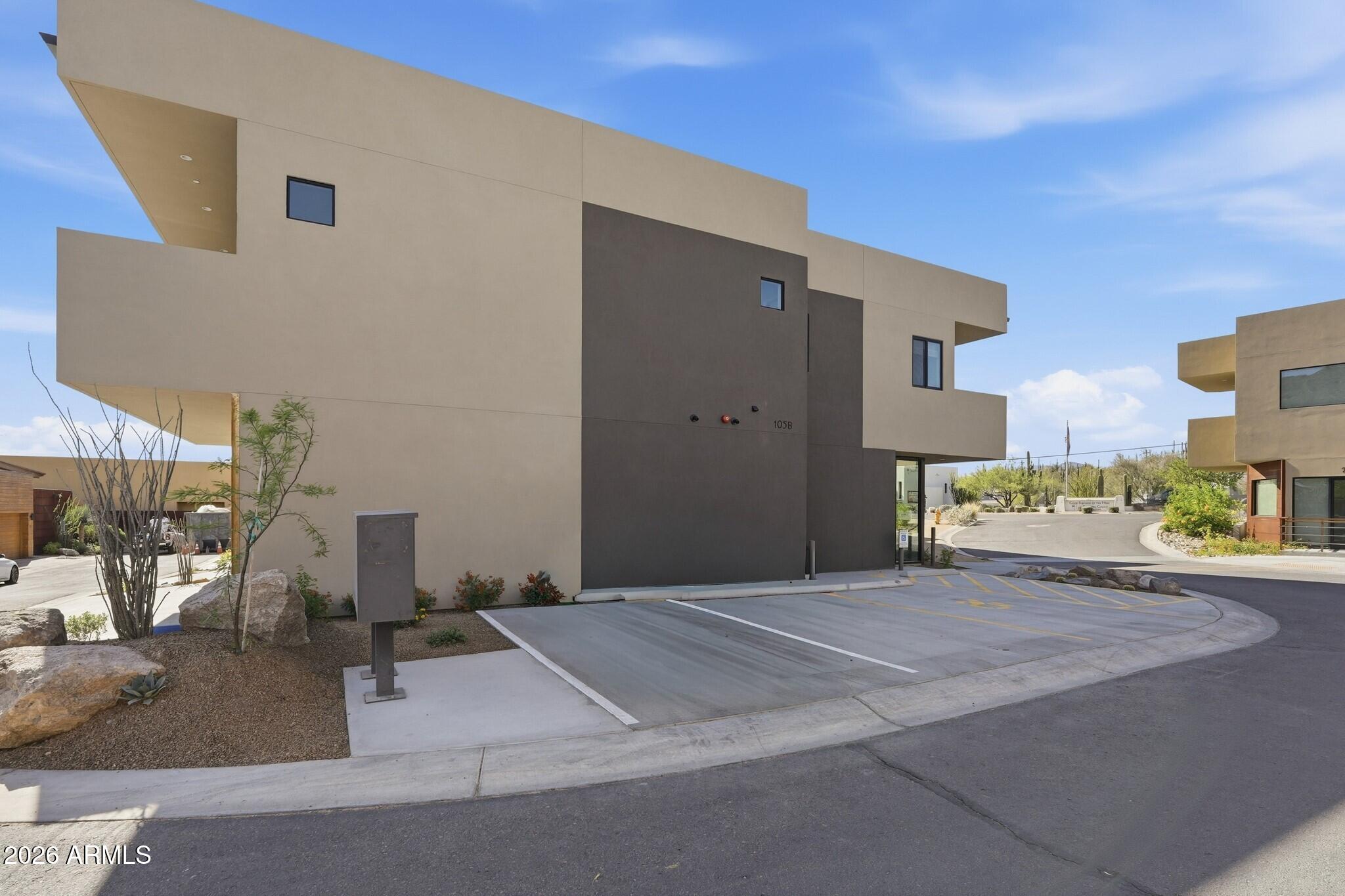 6525 E CAVE CREEK Road Unit: 105