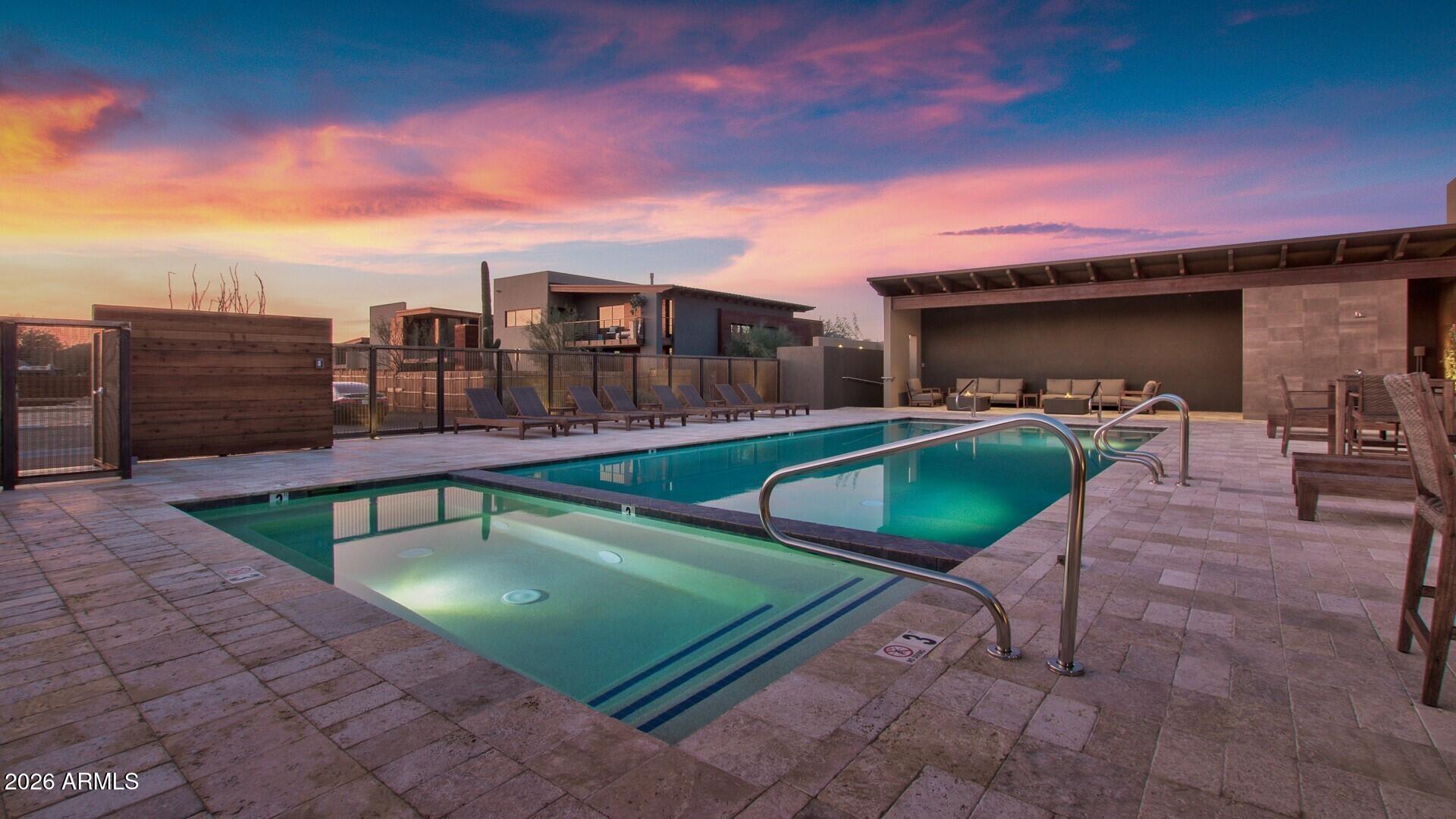 6525 E CAVE CREEK Road Unit: 105