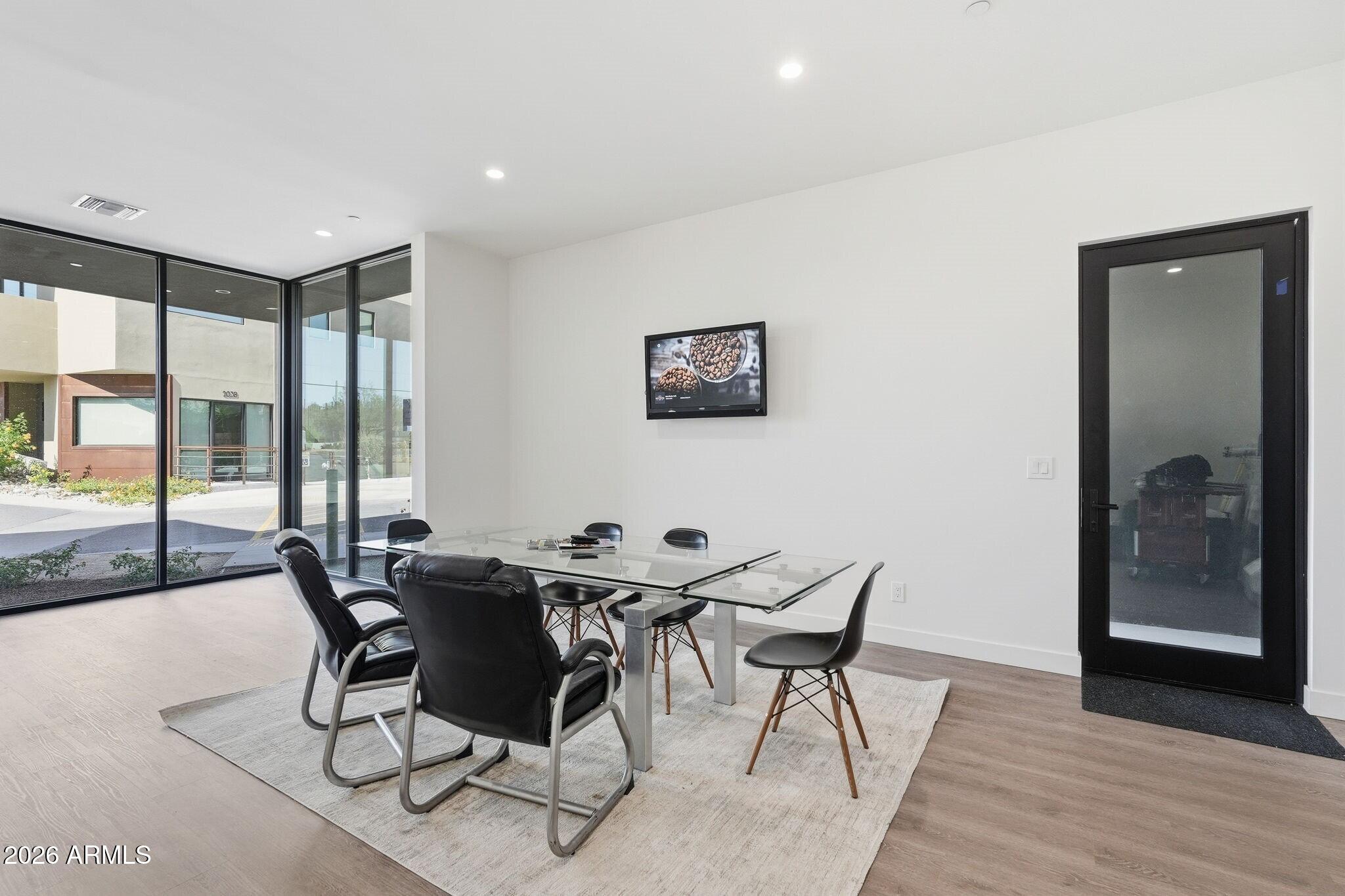 6525 E CAVE CREEK Road Unit: 105