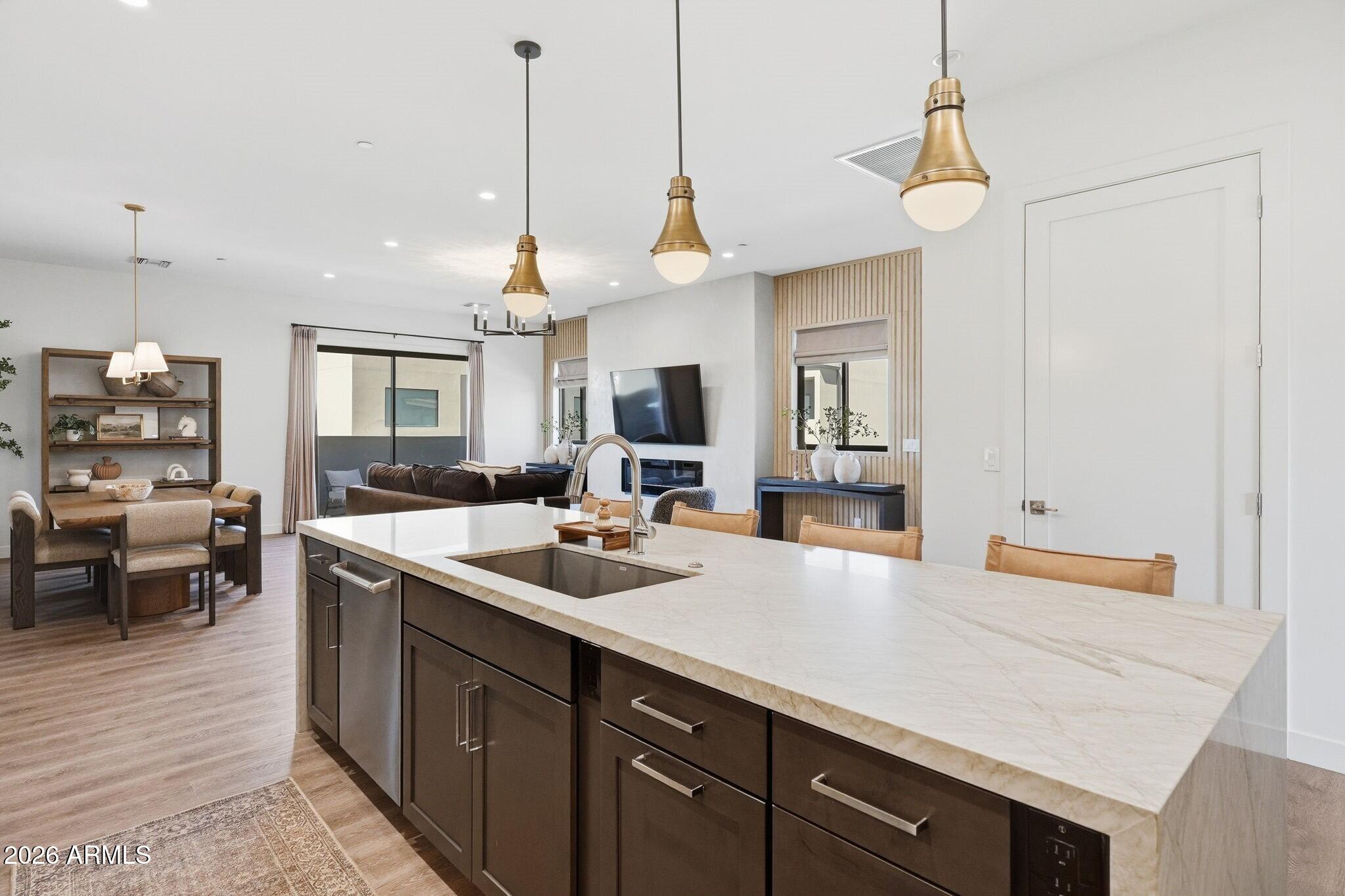 6525 E CAVE CREEK Road Unit: 105