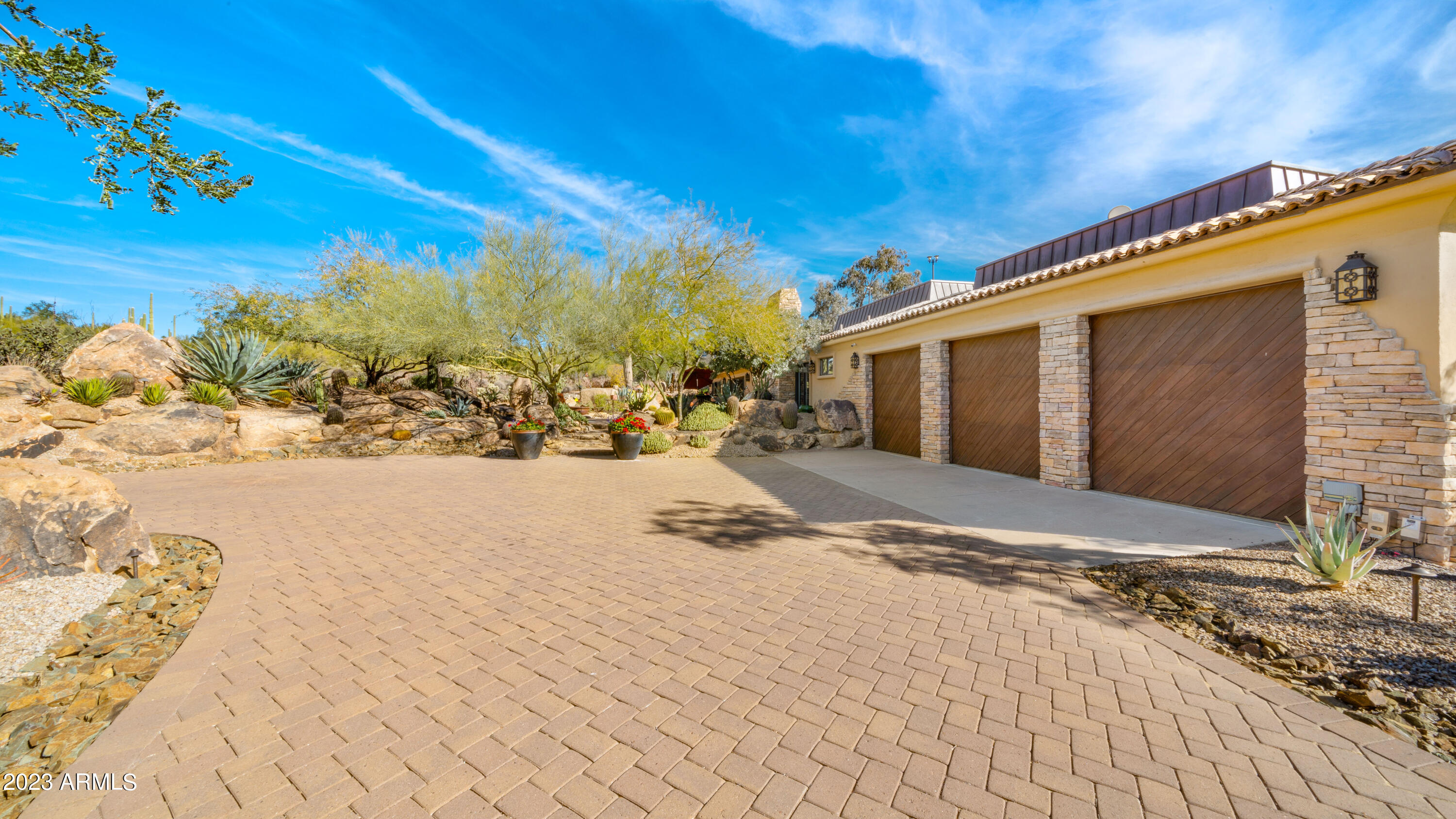 35035 N WHILEAWAY Road