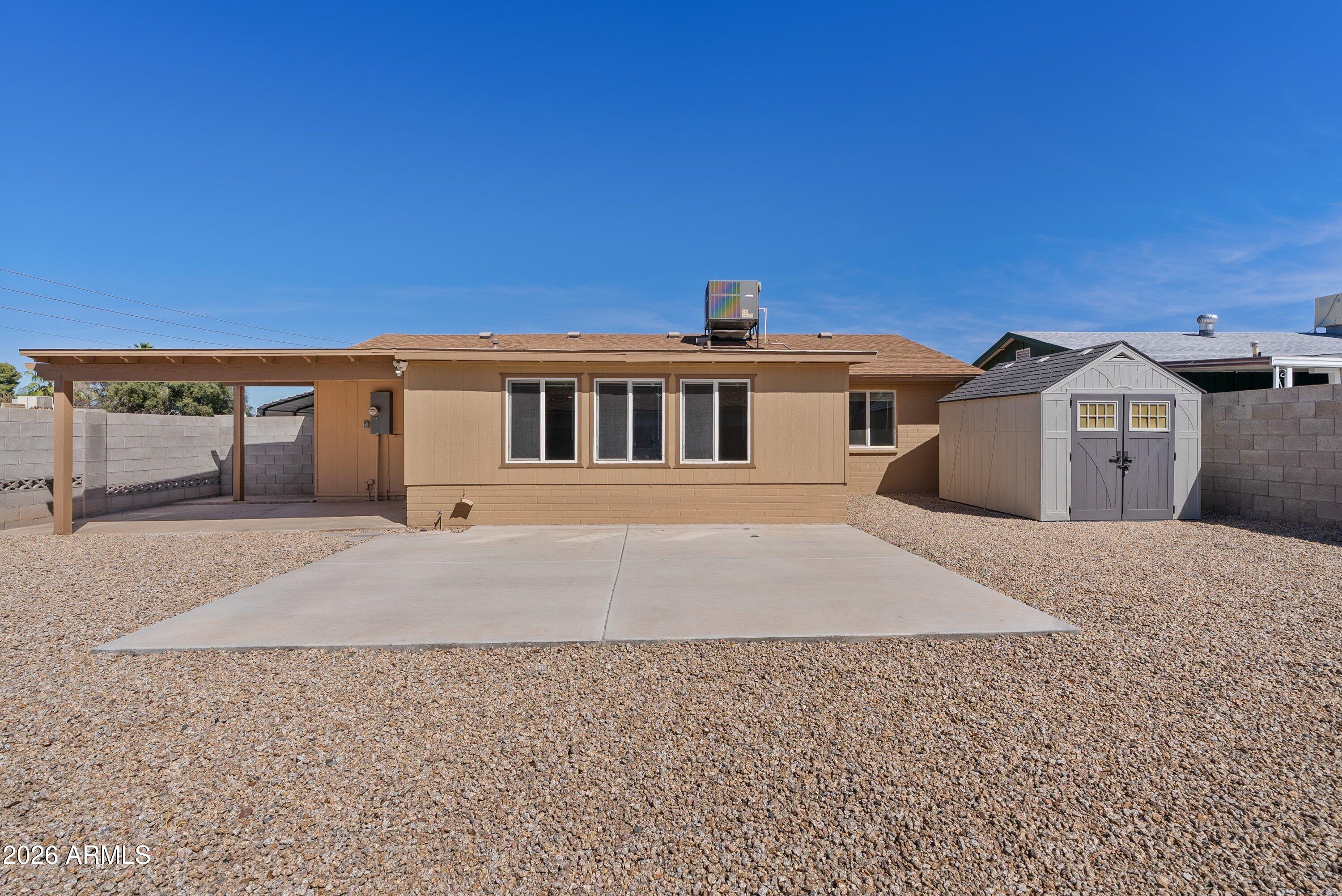 2045 W CORRINE Drive