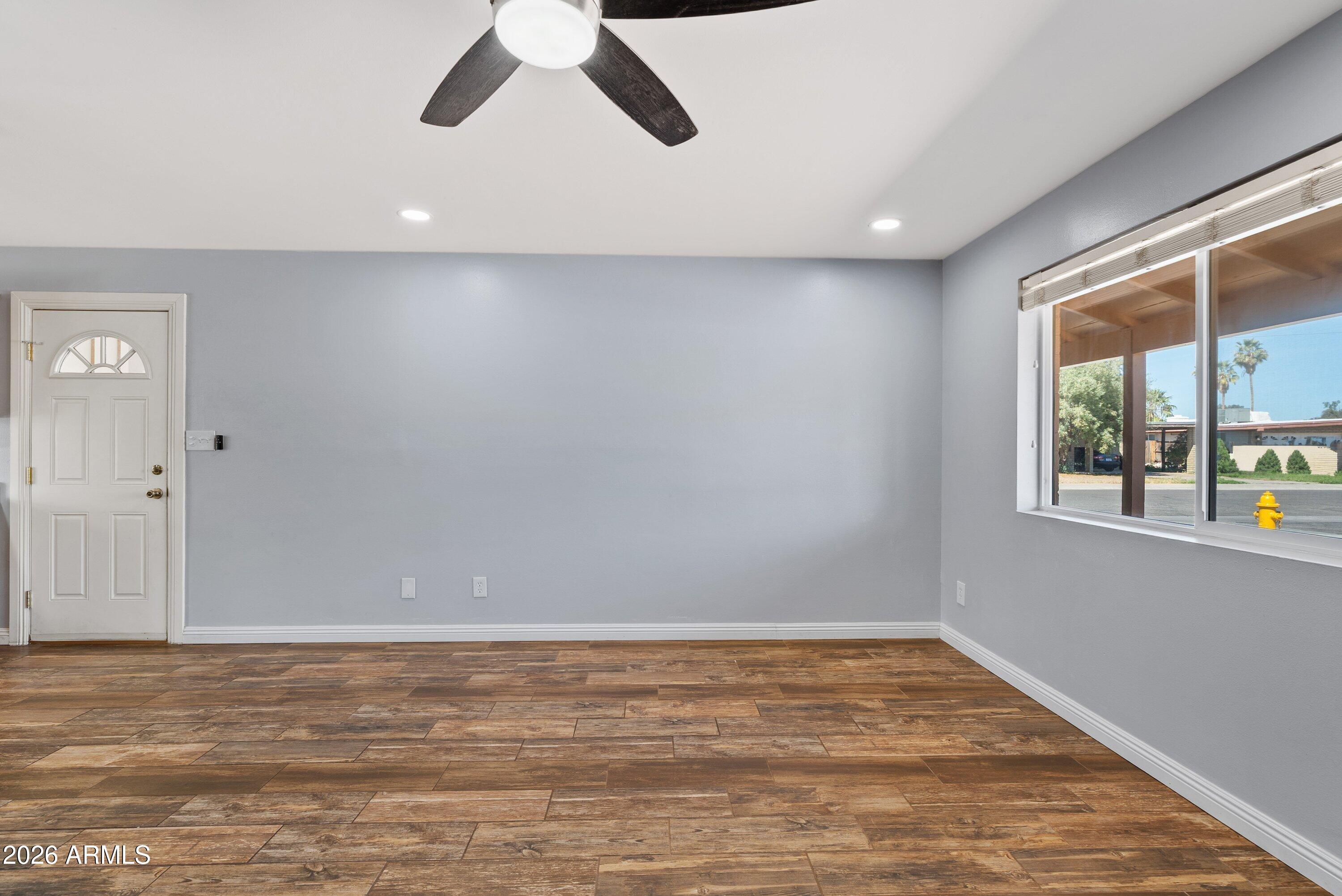 2045 W CORRINE Drive