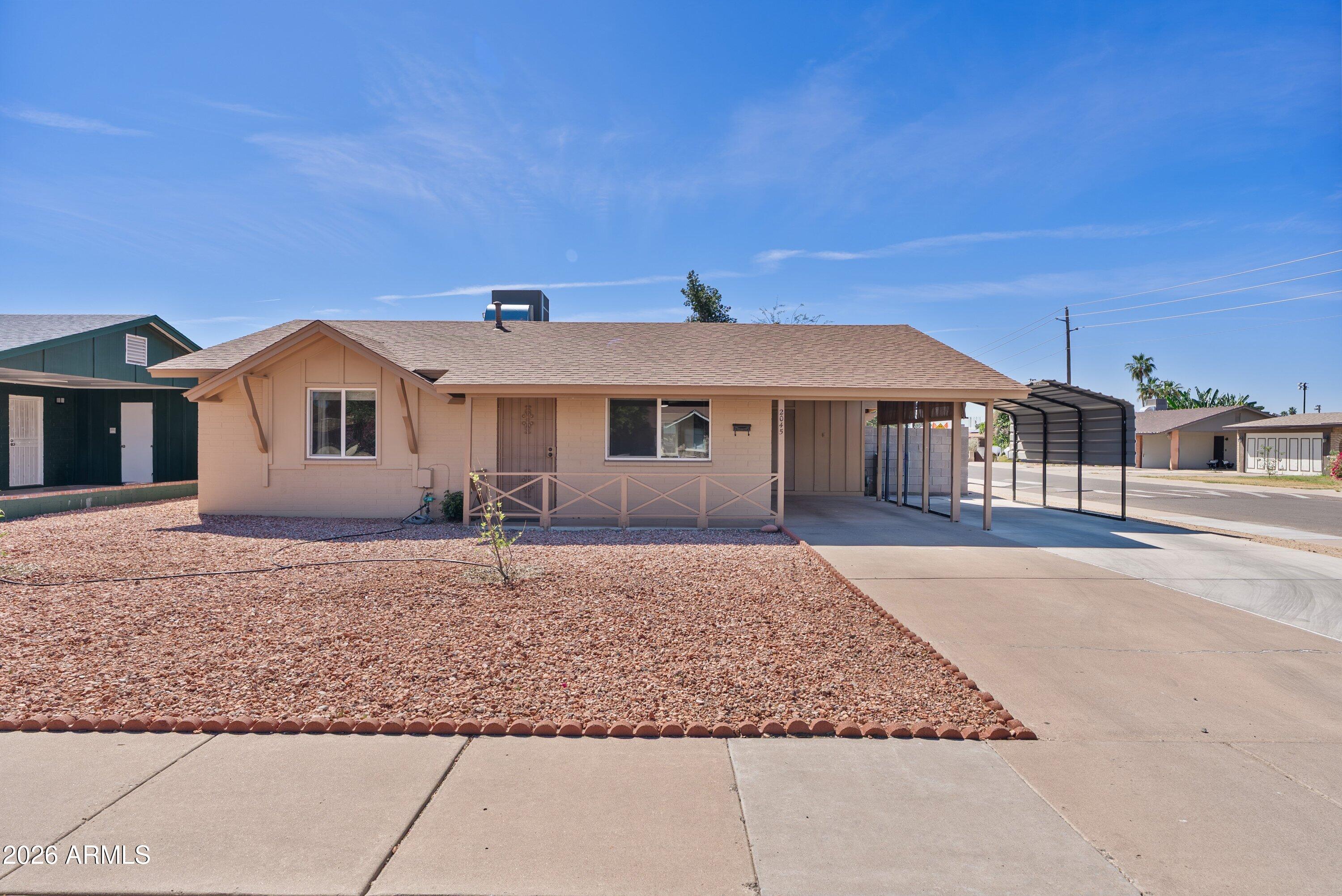 2045 W CORRINE Drive