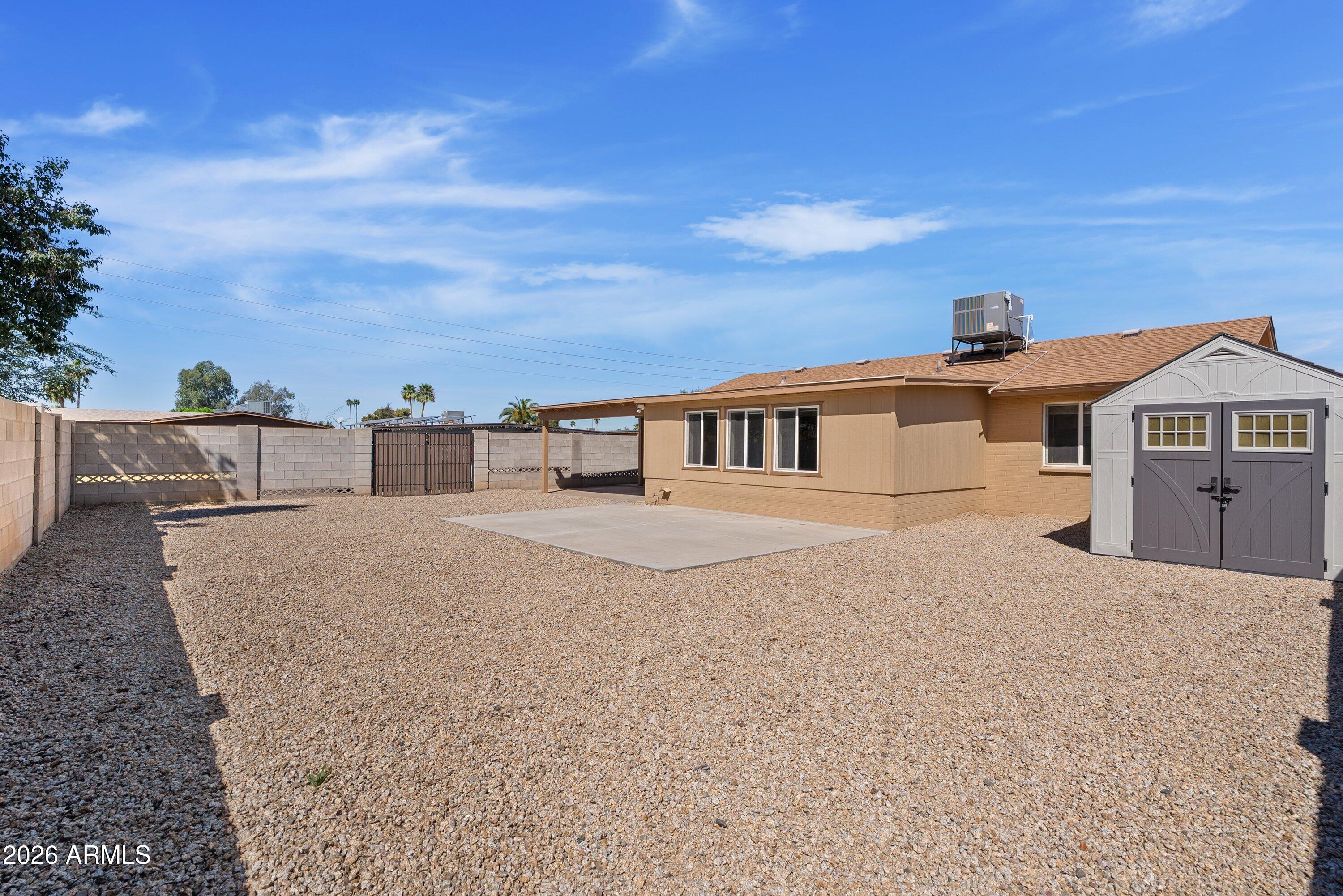 2045 W CORRINE Drive
