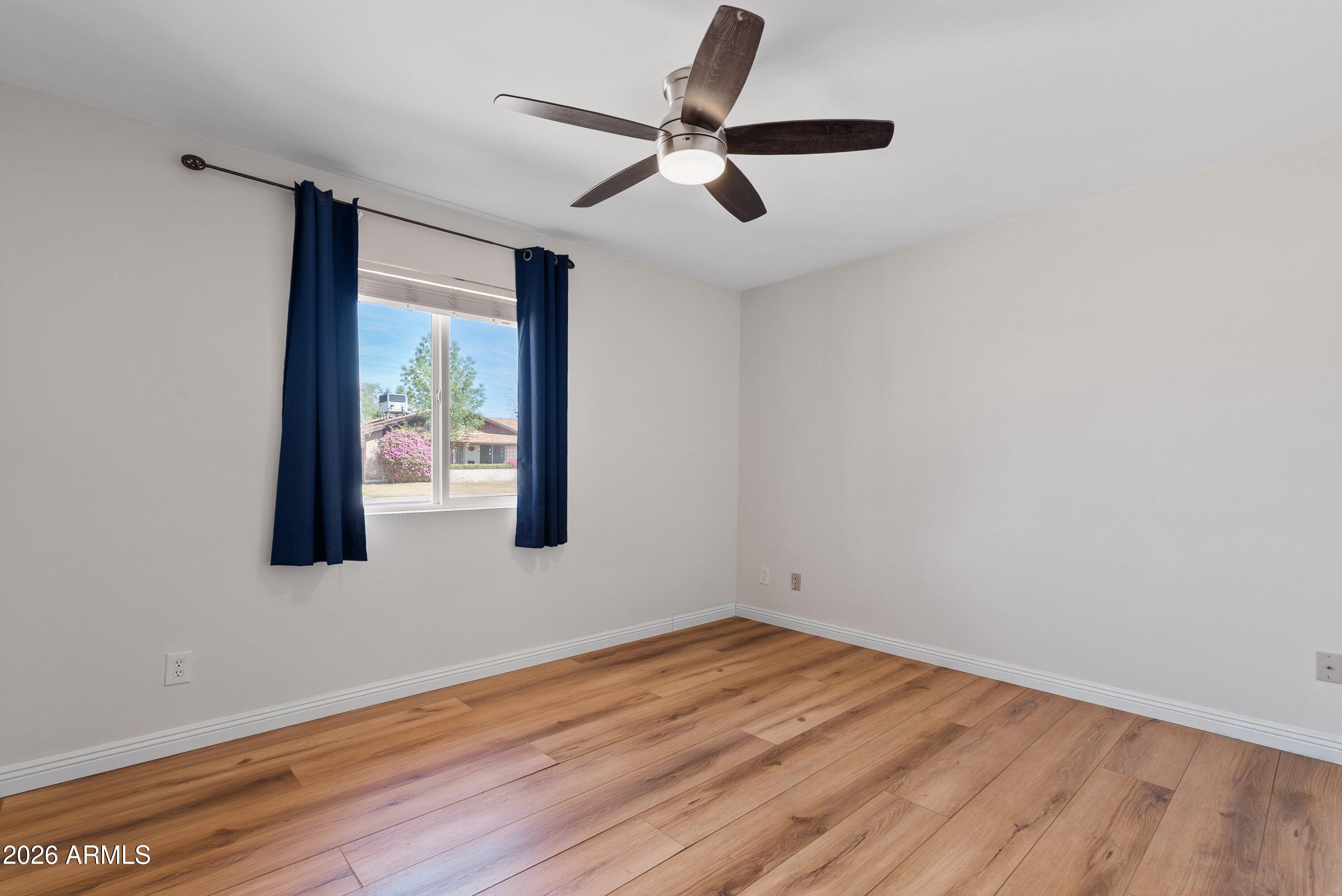 2045 W CORRINE Drive