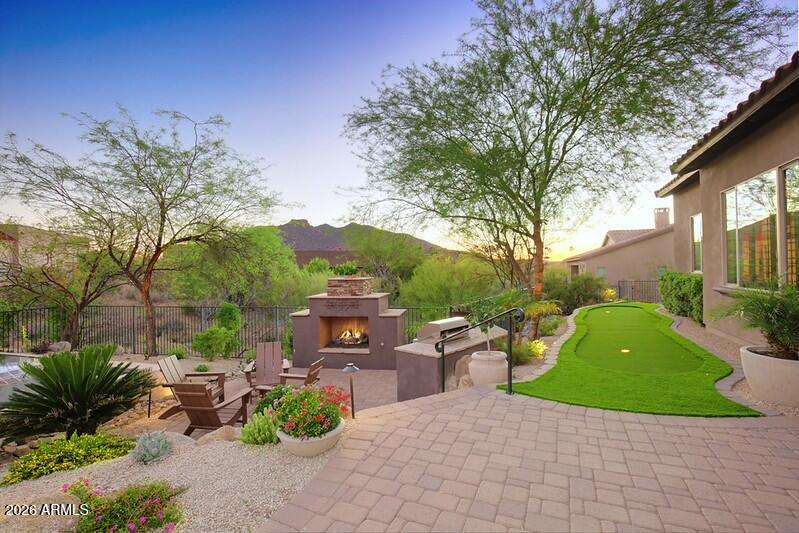 7531 E CAREFREE Drive