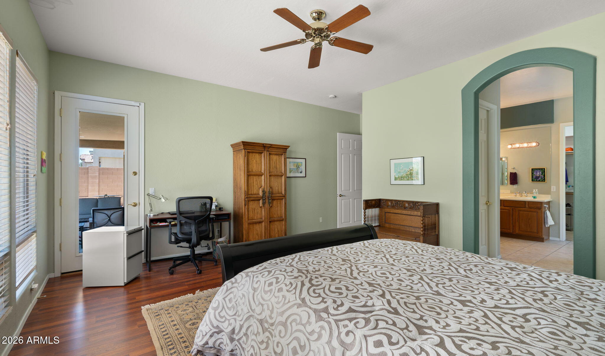 4044 E DESERT FOREST Trail