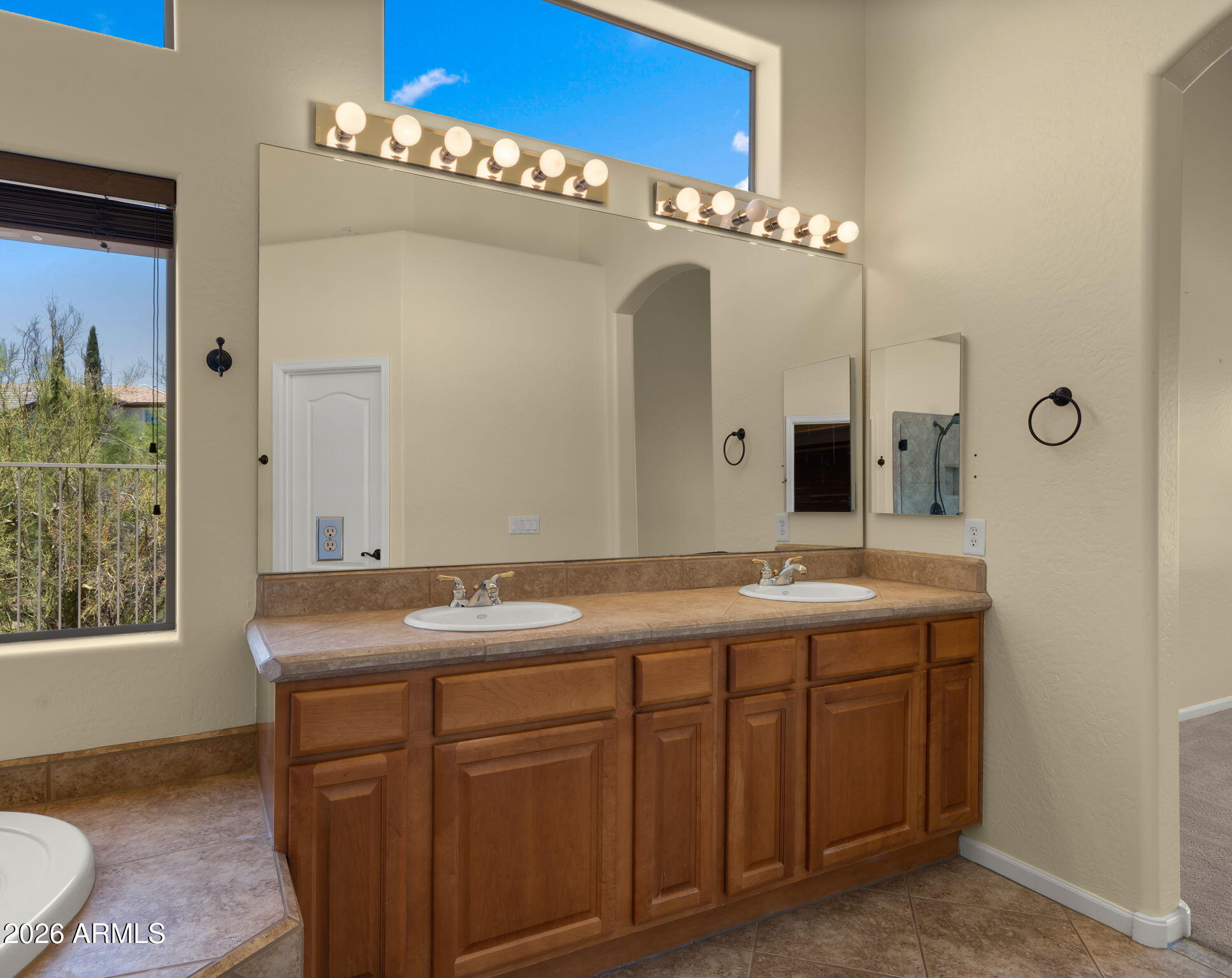 5036 E Cory Circle