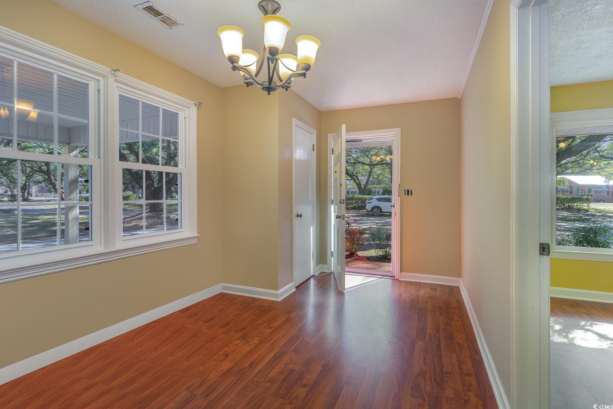 1302 Richmond Dr.