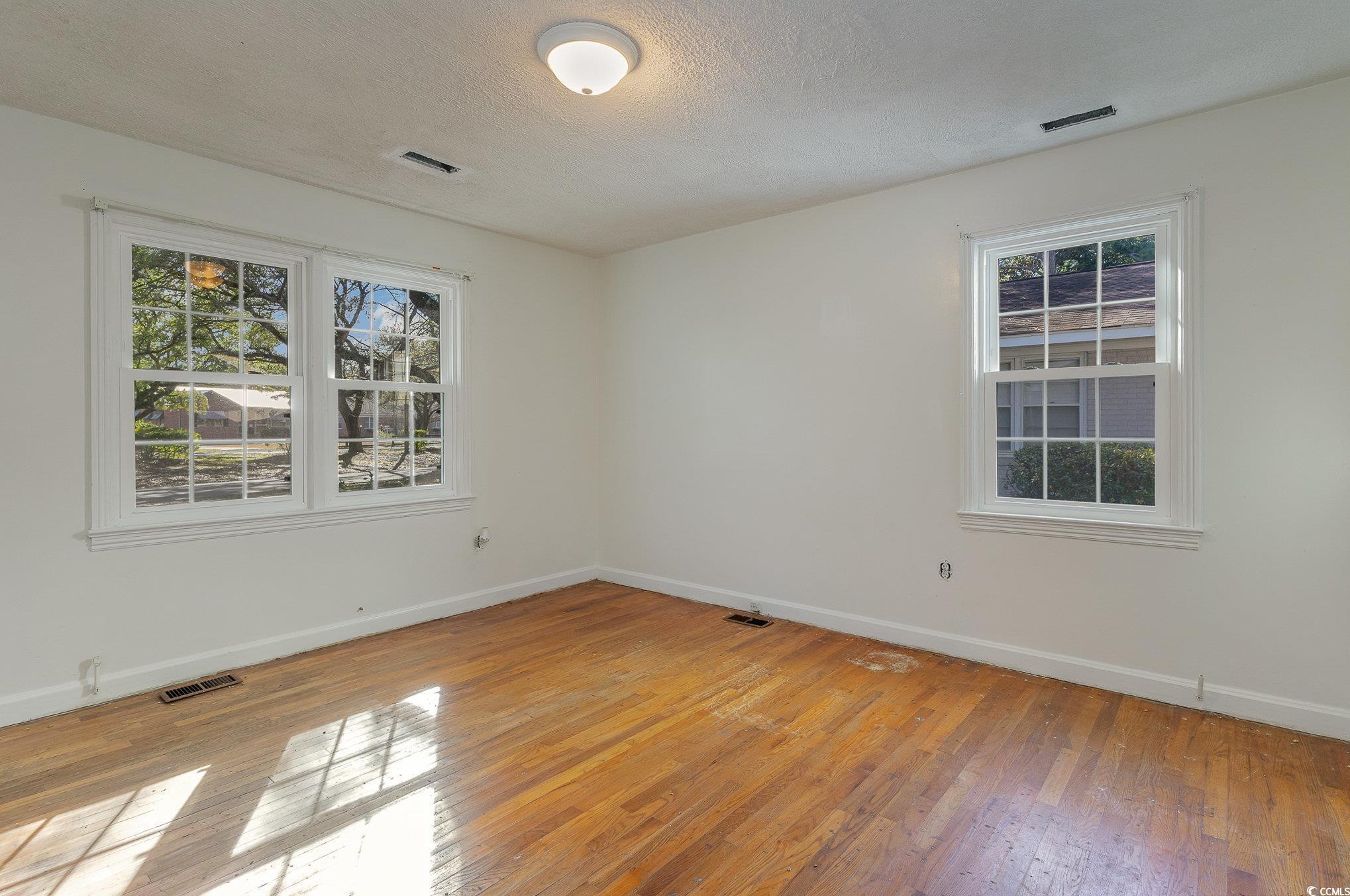 1302 Richmond Dr.