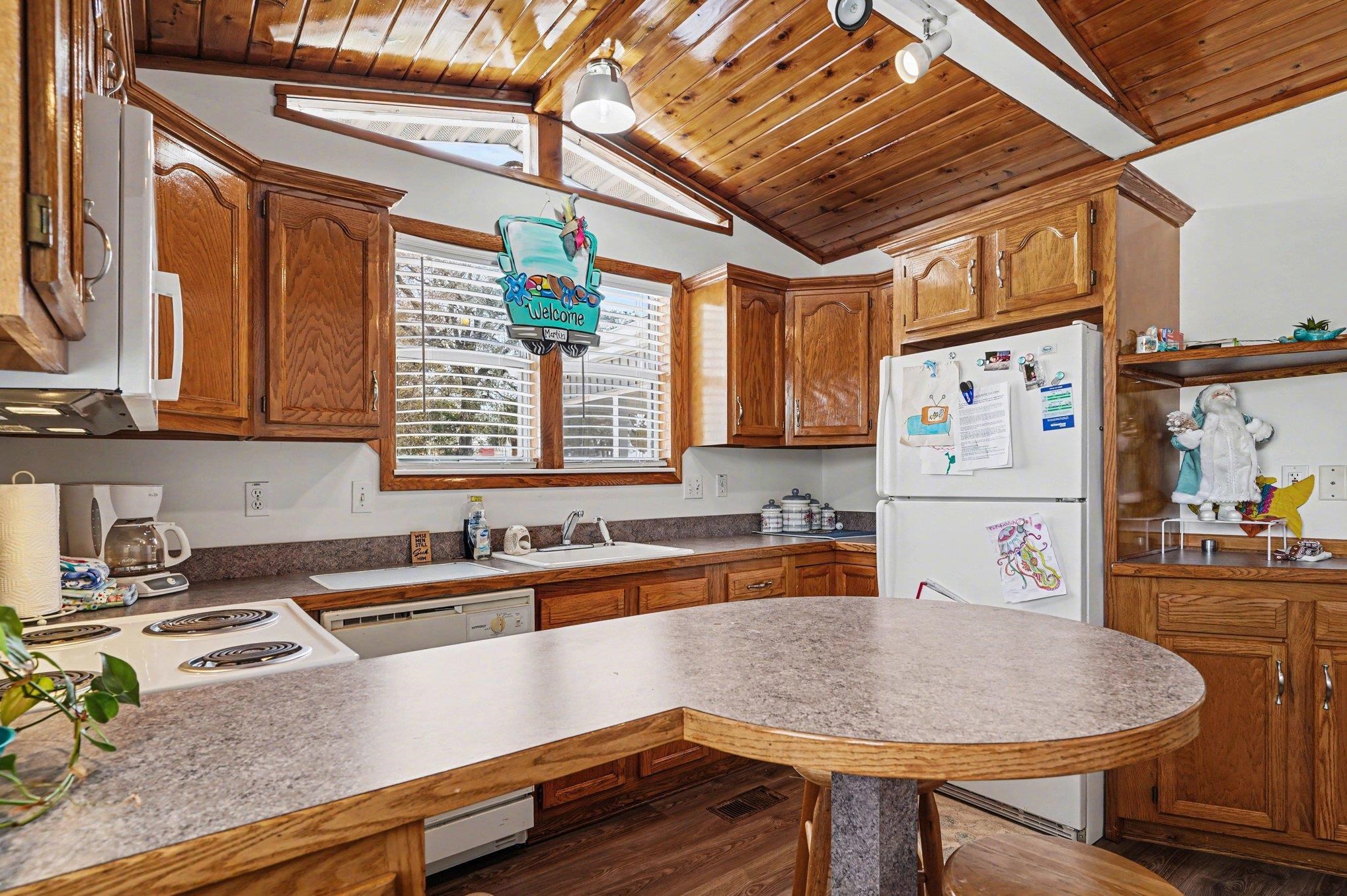 5400 Little River Neck Rd.