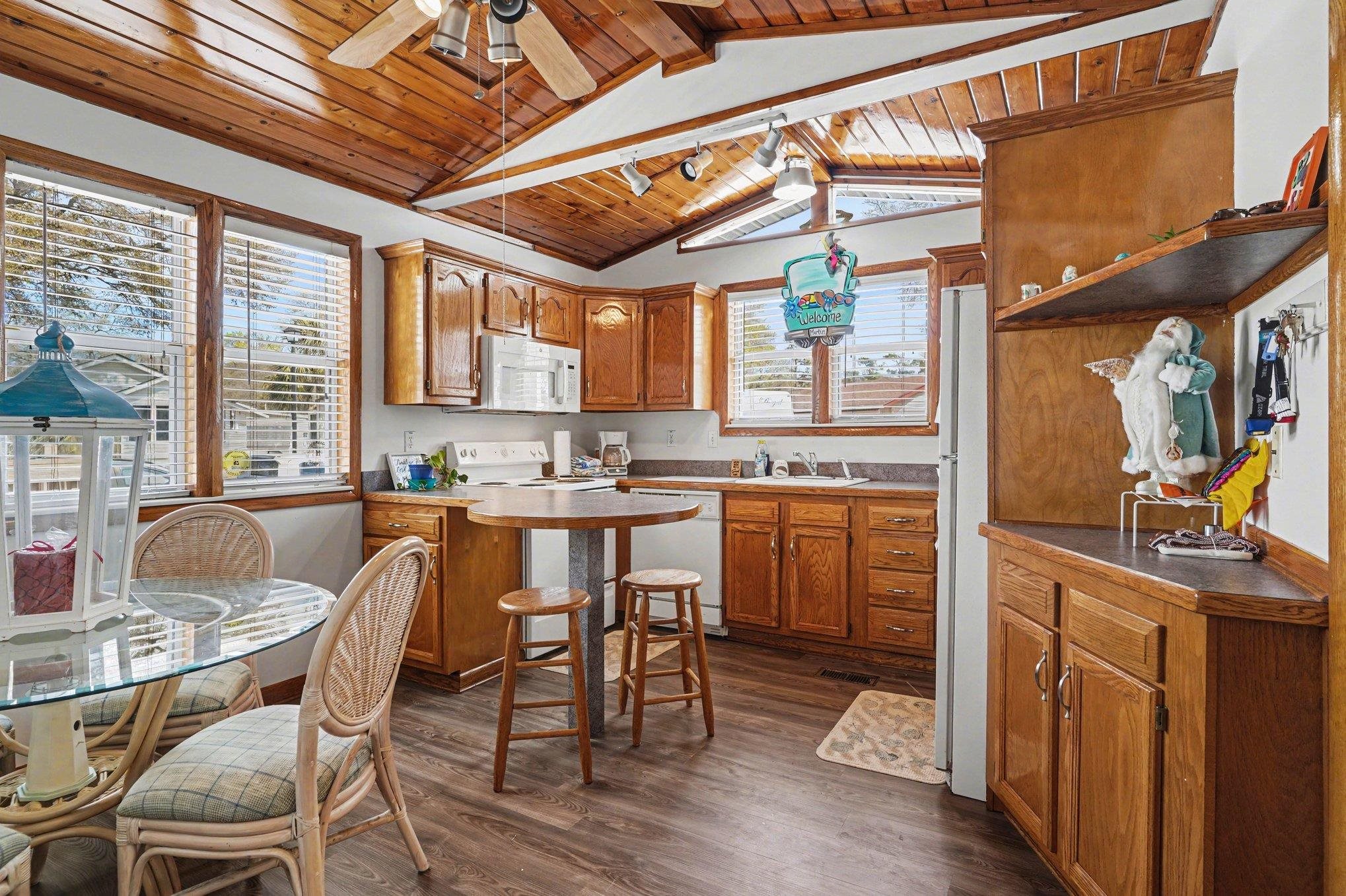 5400 Little River Neck Rd.