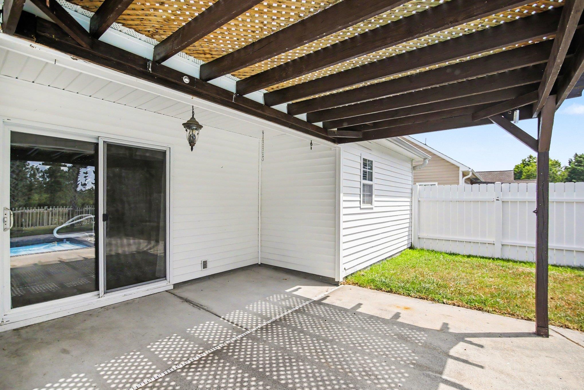 665 W Perry Rd.