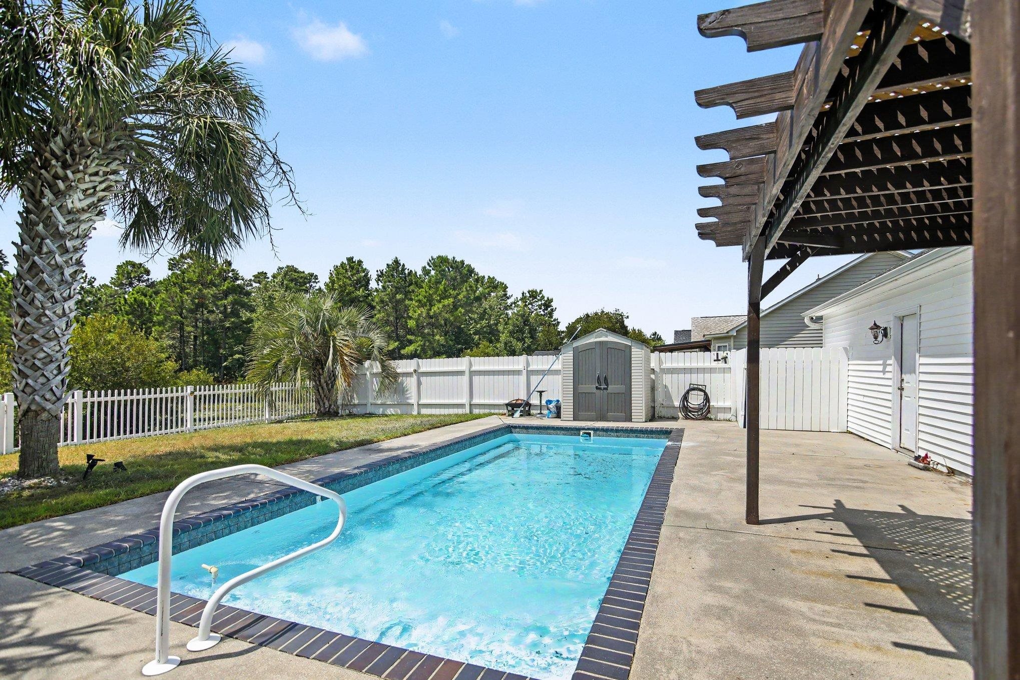 665 W Perry Rd.