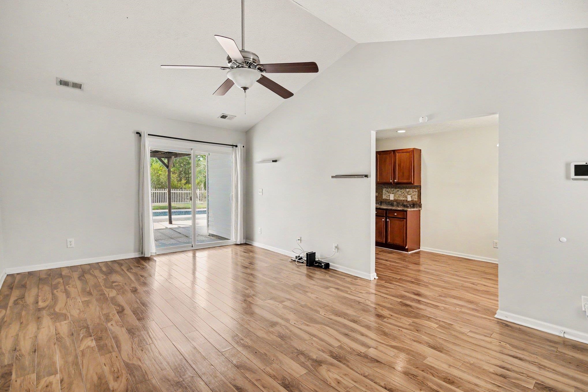 665 W Perry Rd.