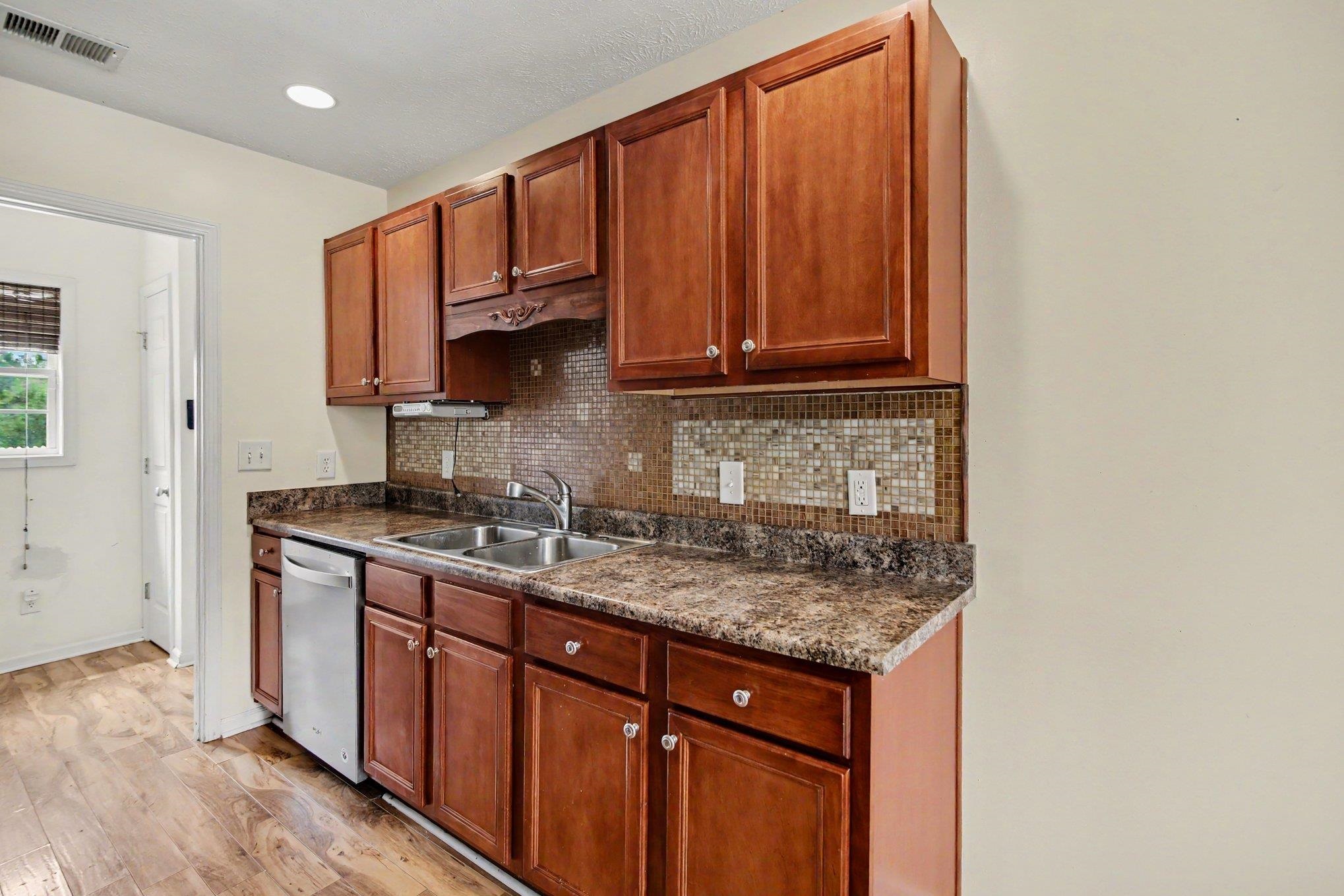 665 W Perry Rd.