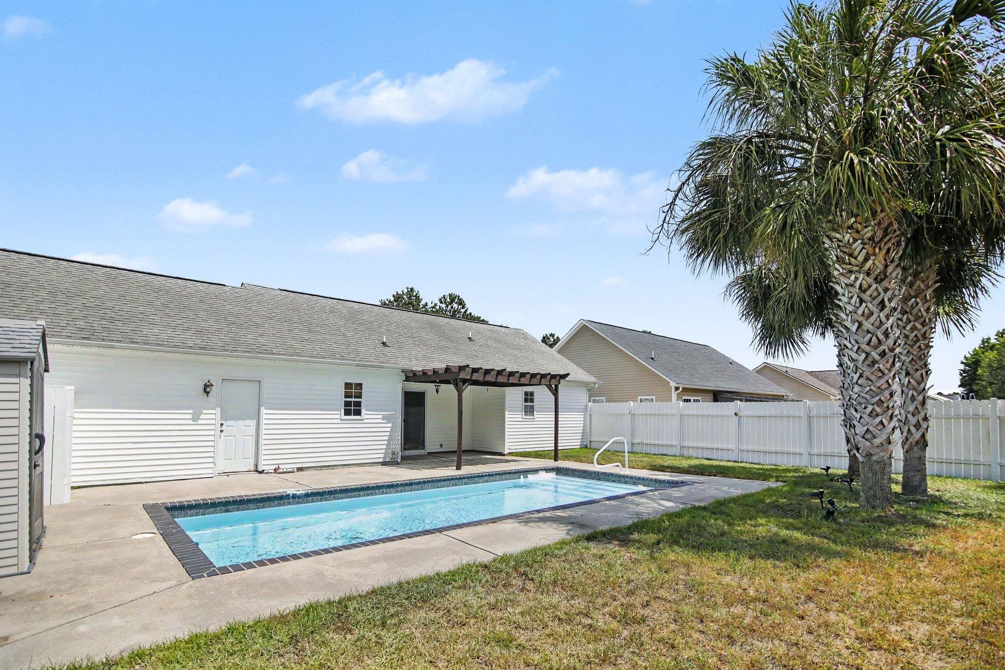 665 W Perry Rd.