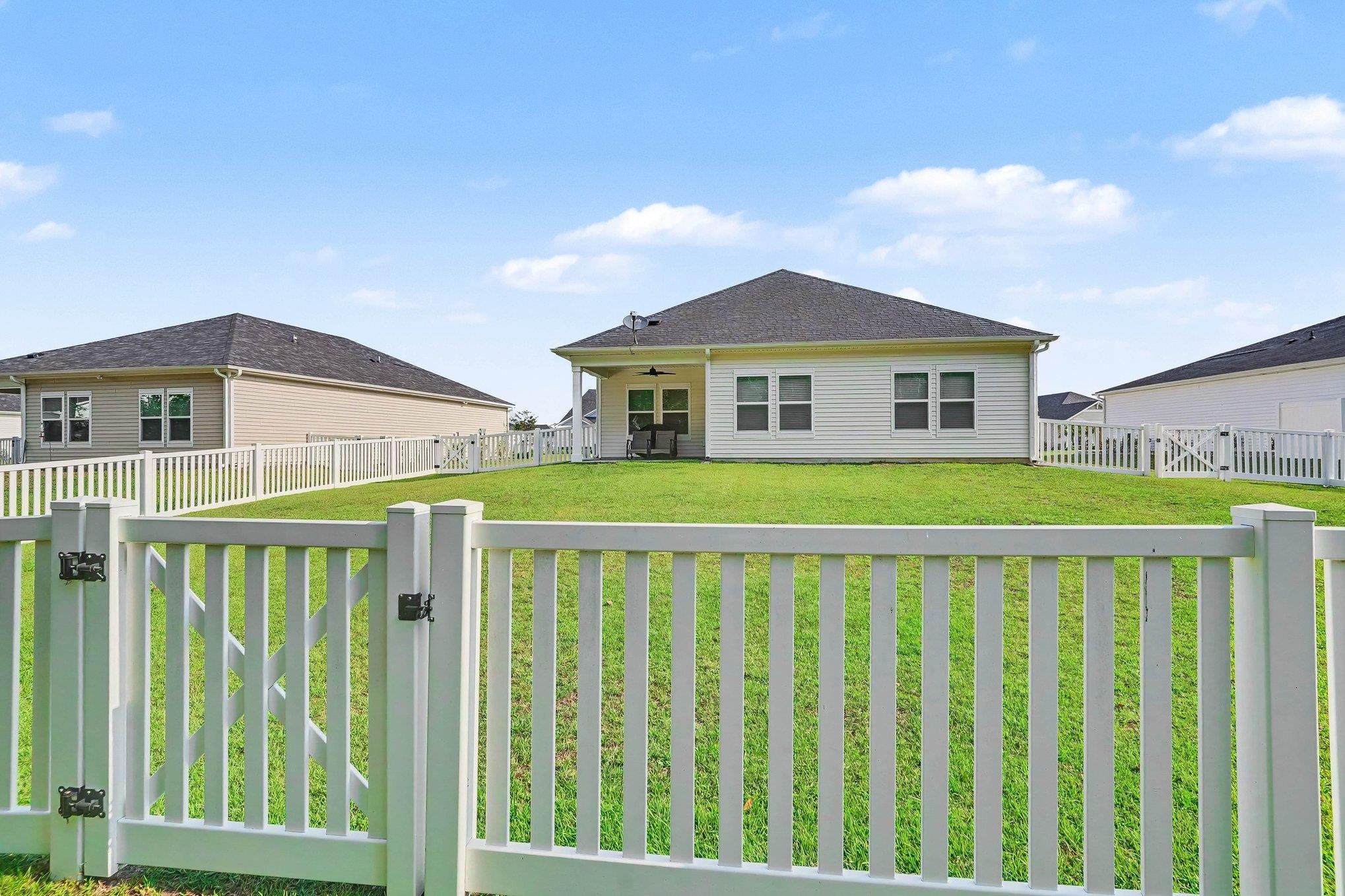 812 Sandy Side Dr.