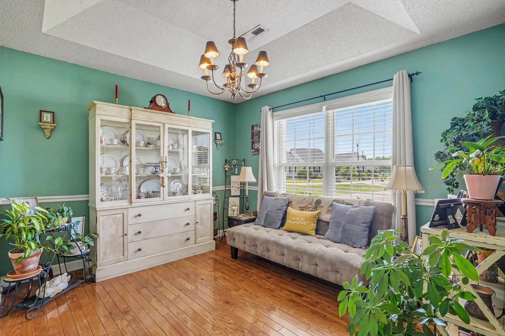 321 Corinne Ln.