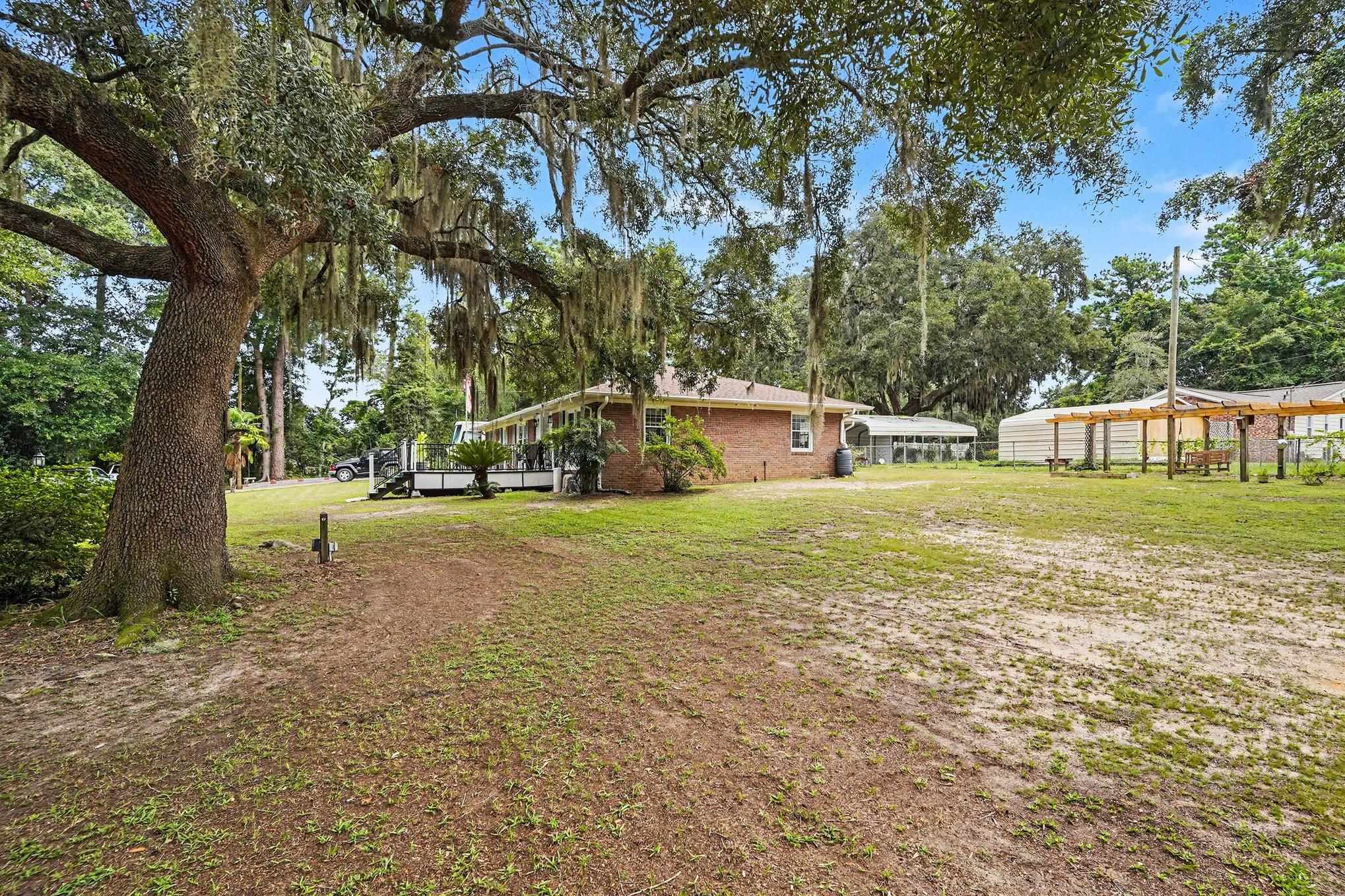 991 Small Ln.